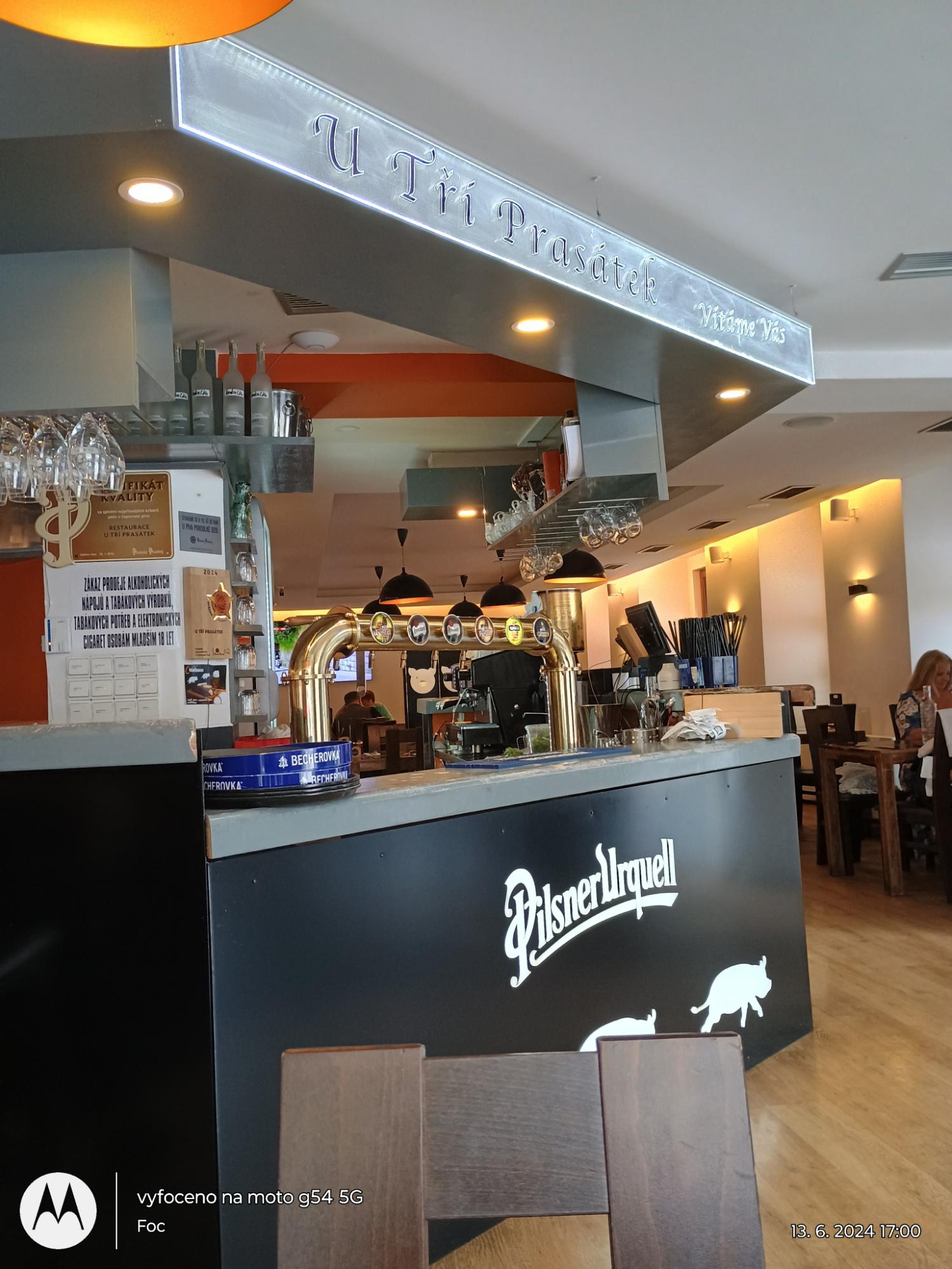 Restaurace U tří prasátek foto 5