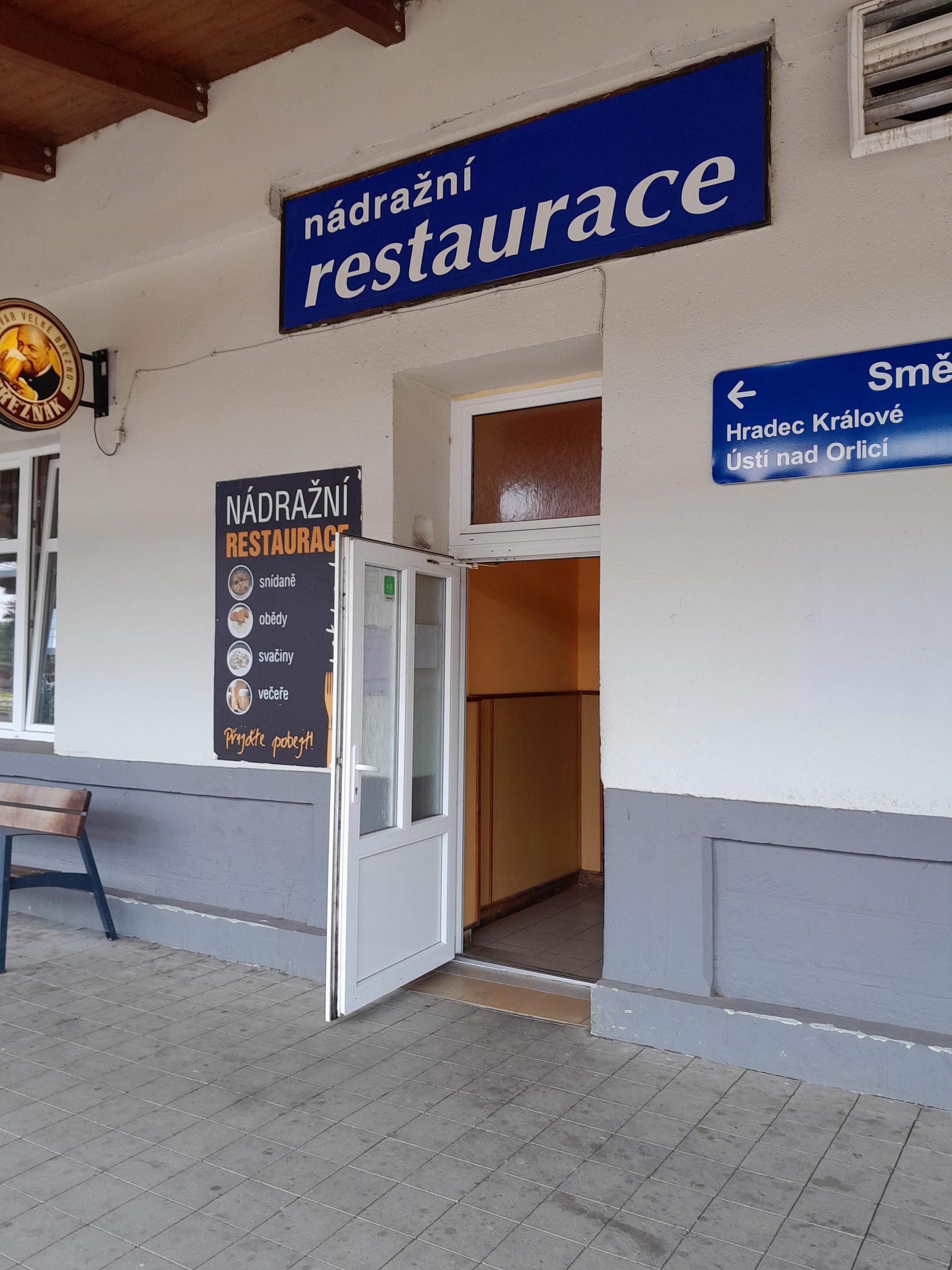 Nádražní restaurace Letohrad foto 4