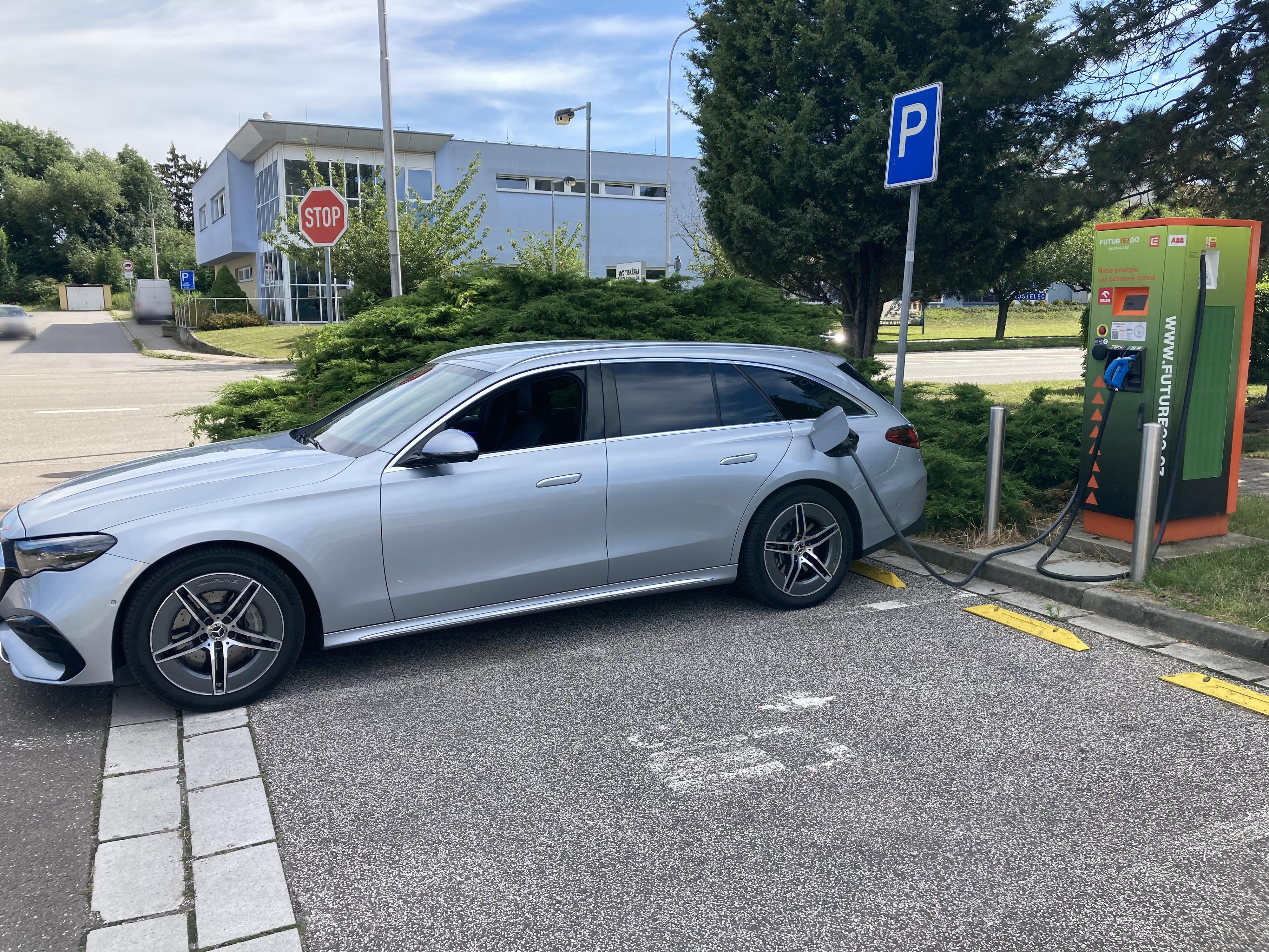 Nabíjecí stanice ČEZ