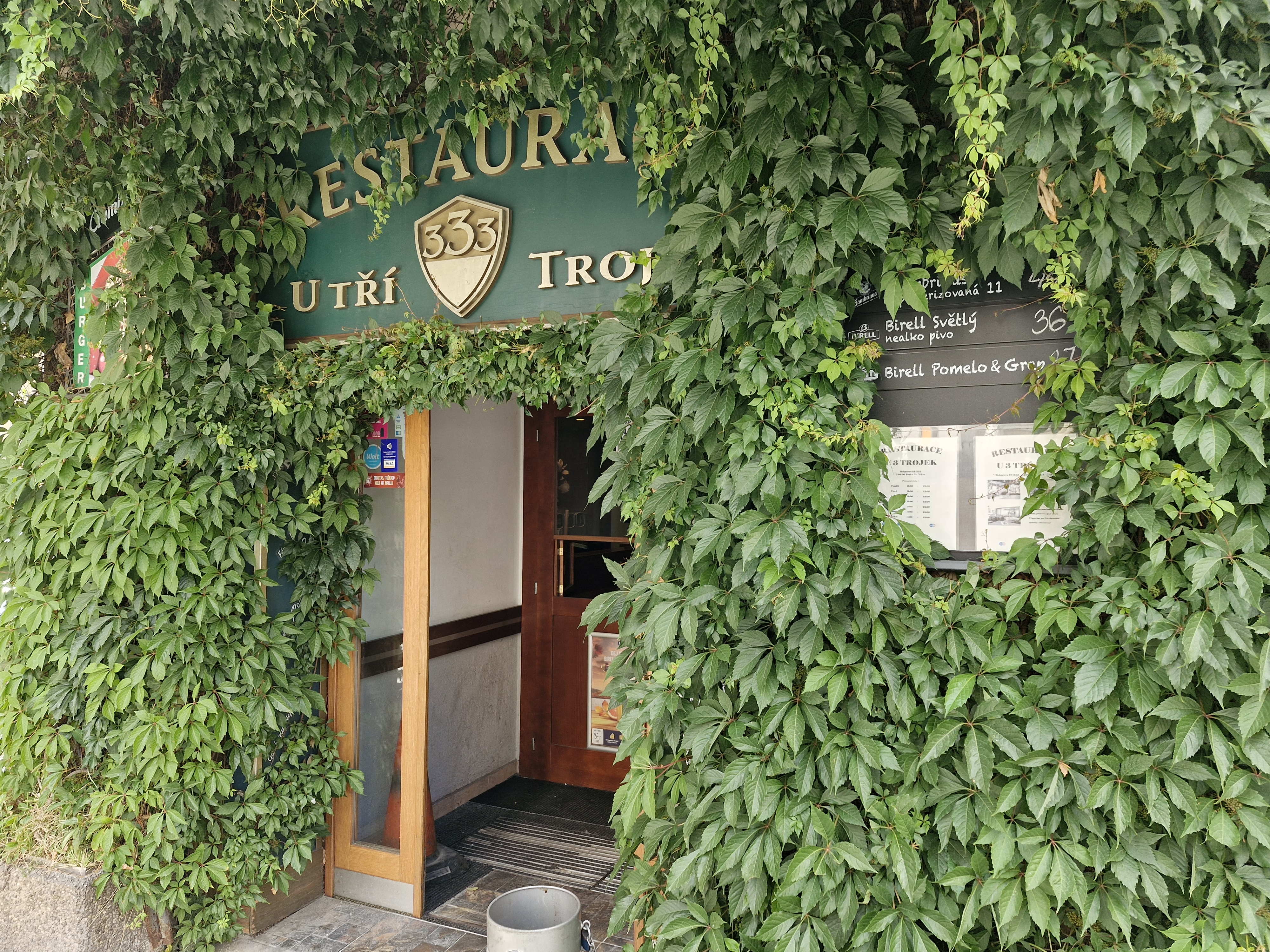 Restaurace U 3 trojek foto 2