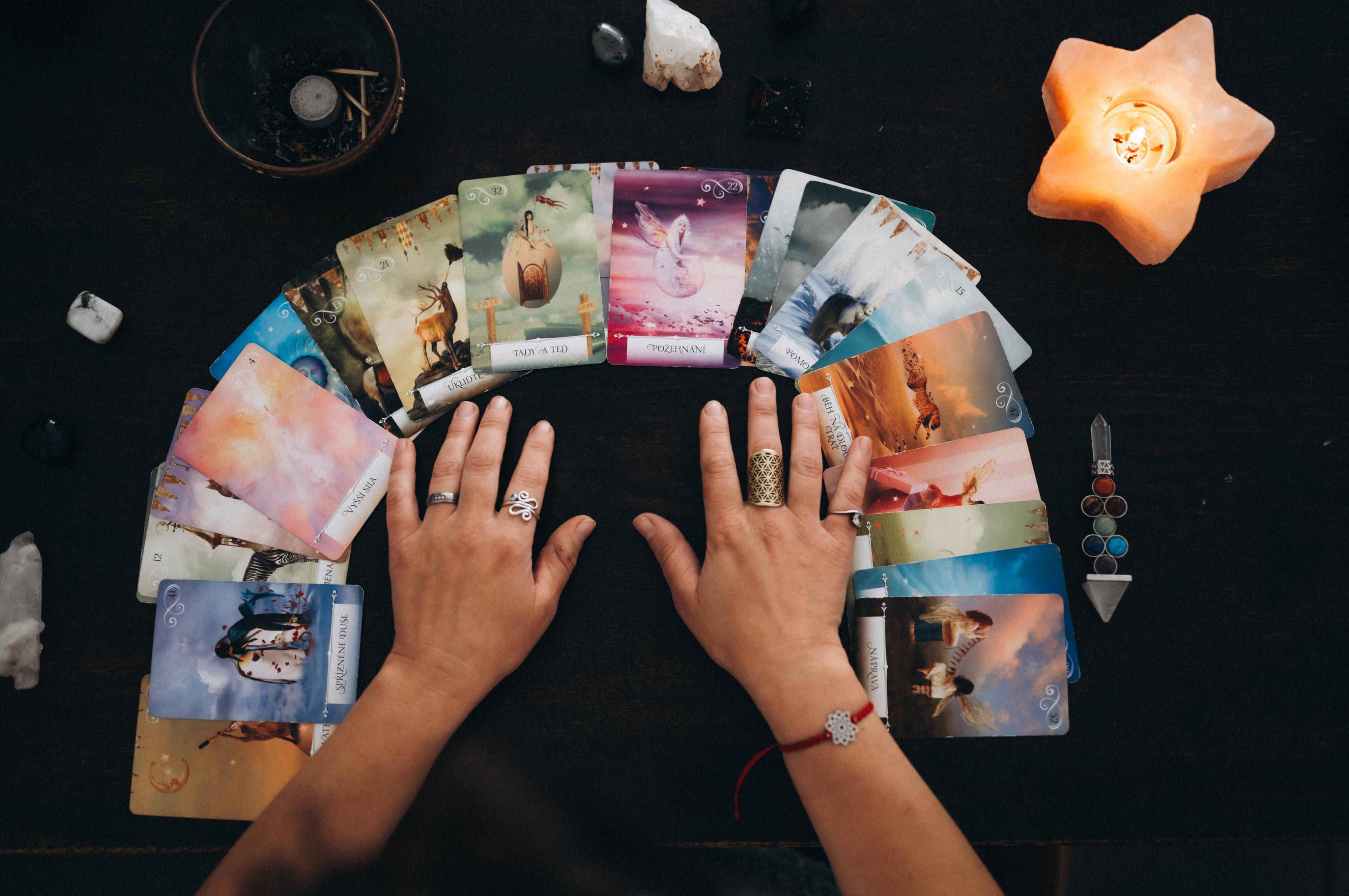 Výklad karet Pavla Nedomová