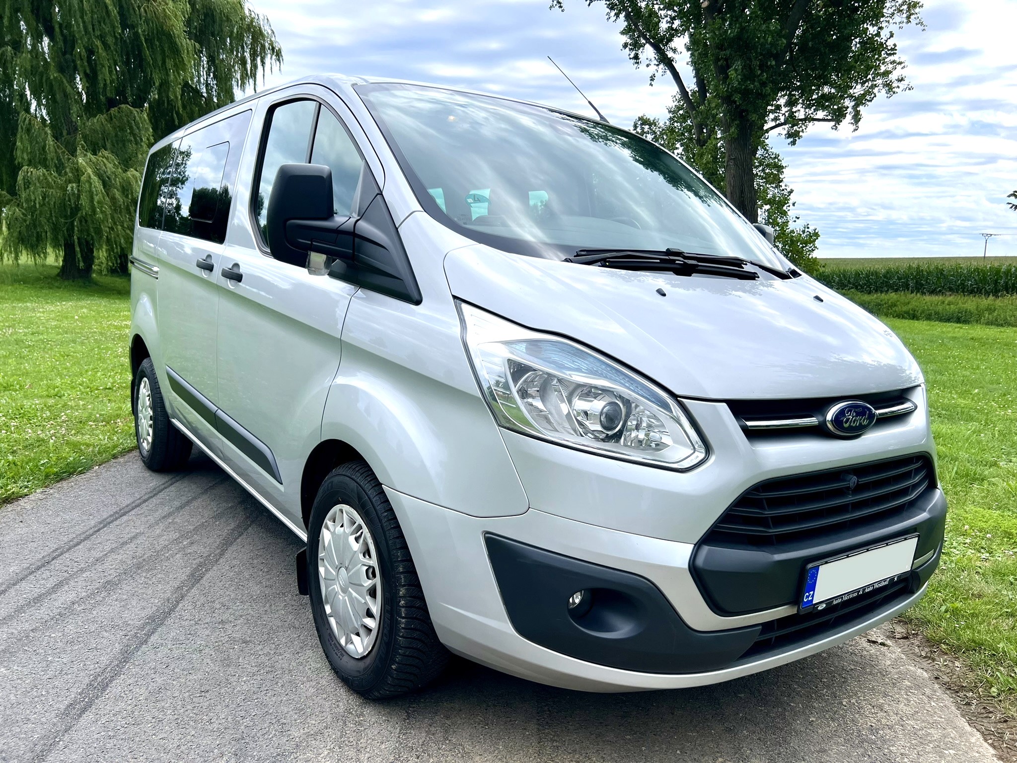 Pronájem mikrobus Ford Transit Custom - 9 míst