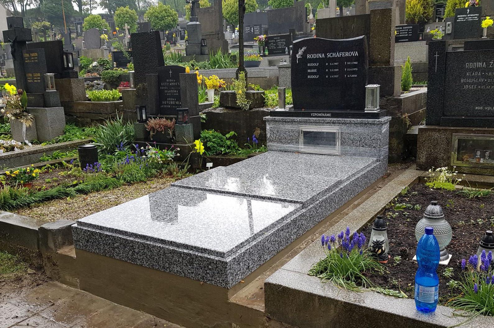 Jednohroby - důstojná a osobní vzpomínka na blízké