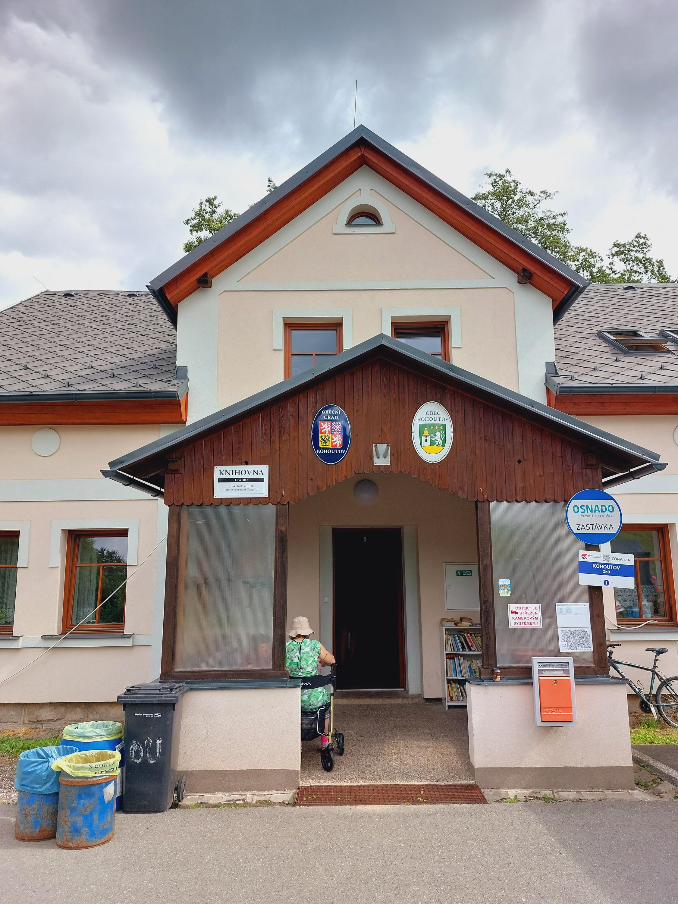 Kohoutov - obecní úřad foto 2