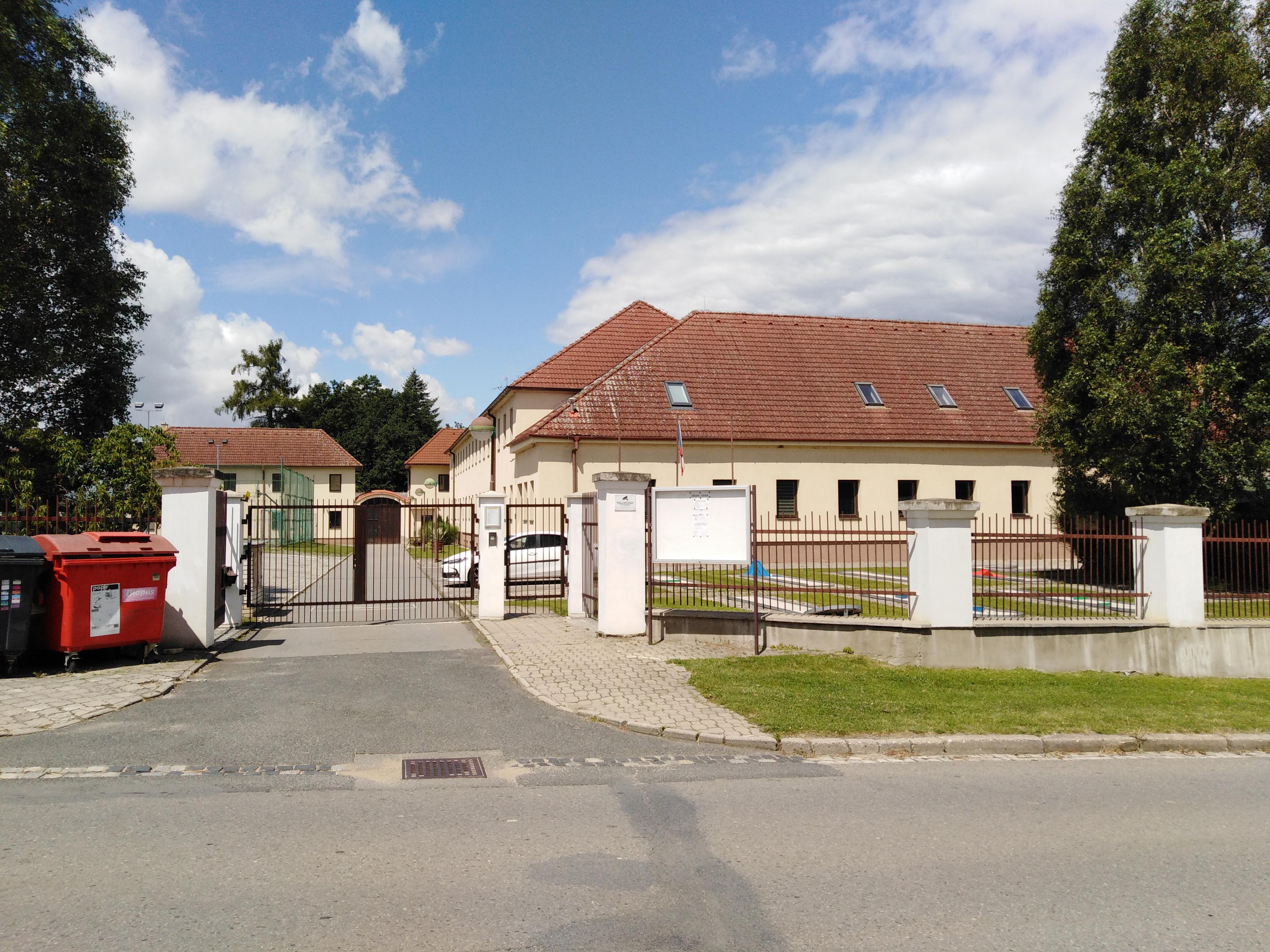 Výchovný ústav, středisko výchovné péče HELP, základní škola a střední škola, Střílky