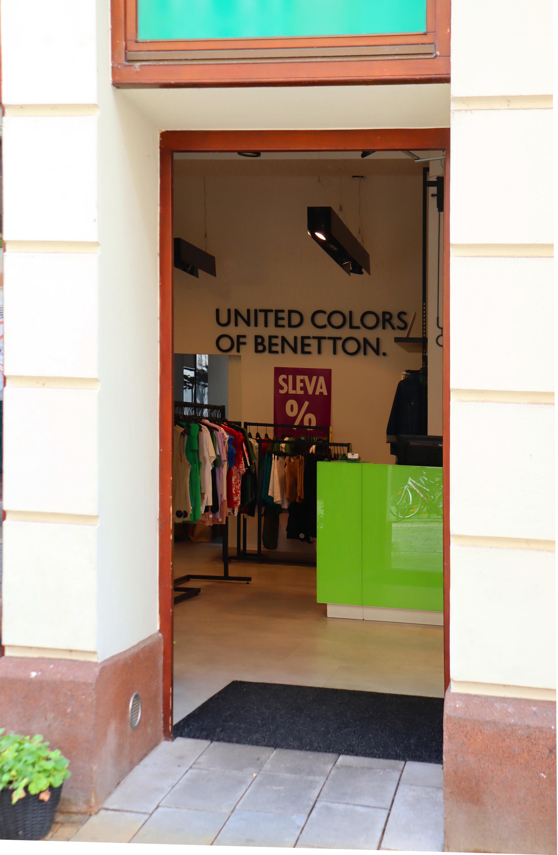 UNITED COLORS OF BENETTON foto 3