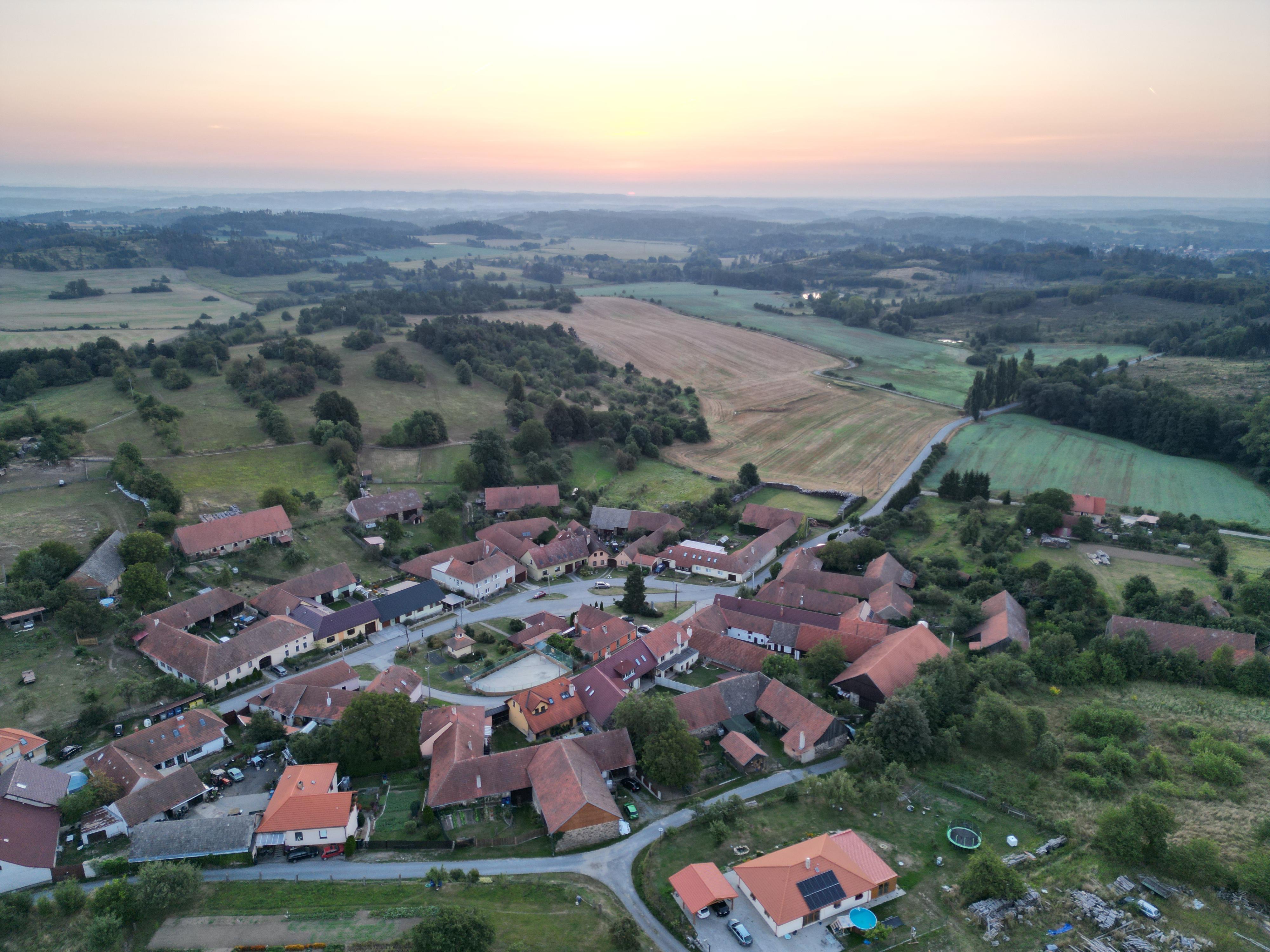 Kulturní dům Hroznatín foto 4