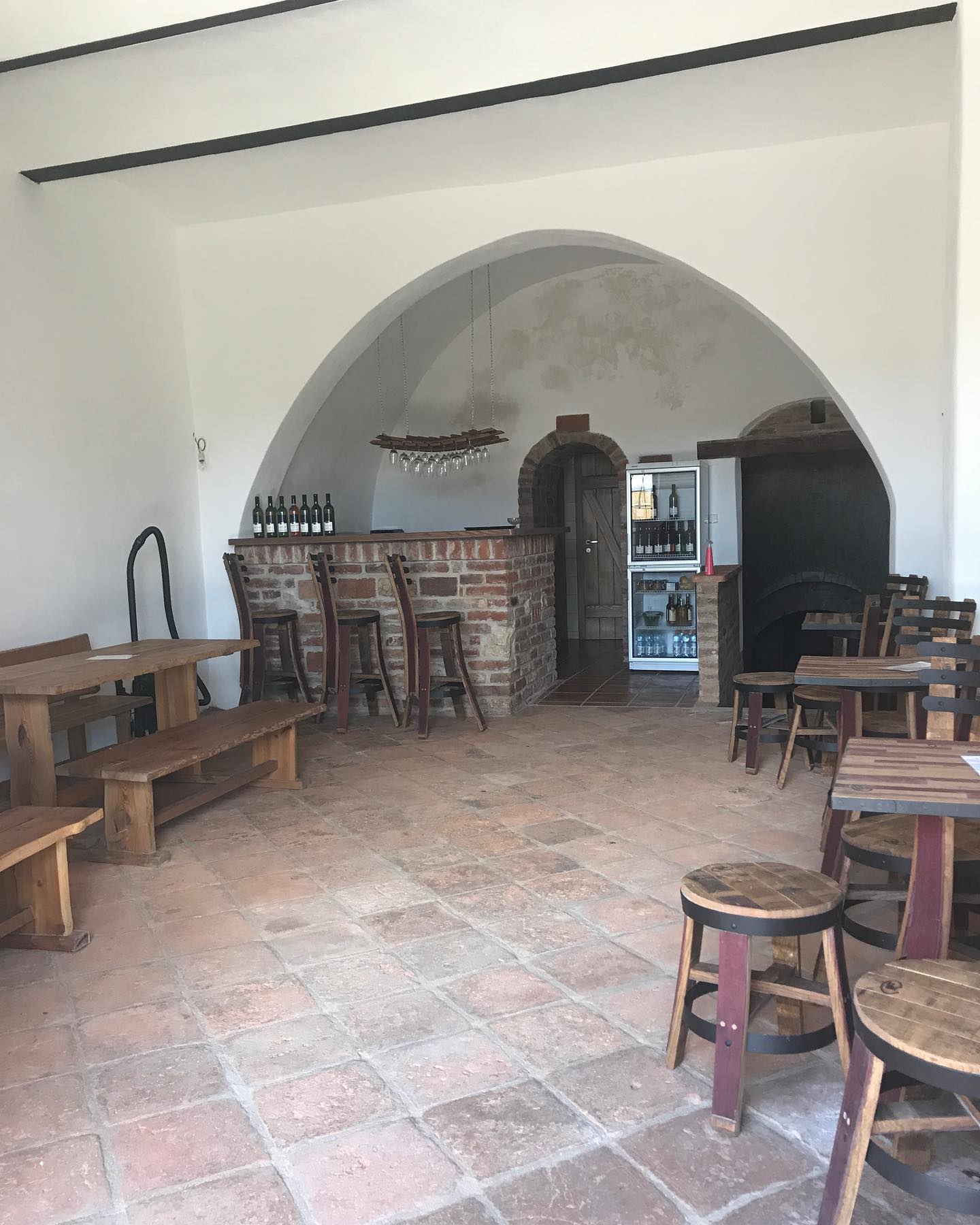 Vinařský dům Sedlec - degustační sklep foto 3