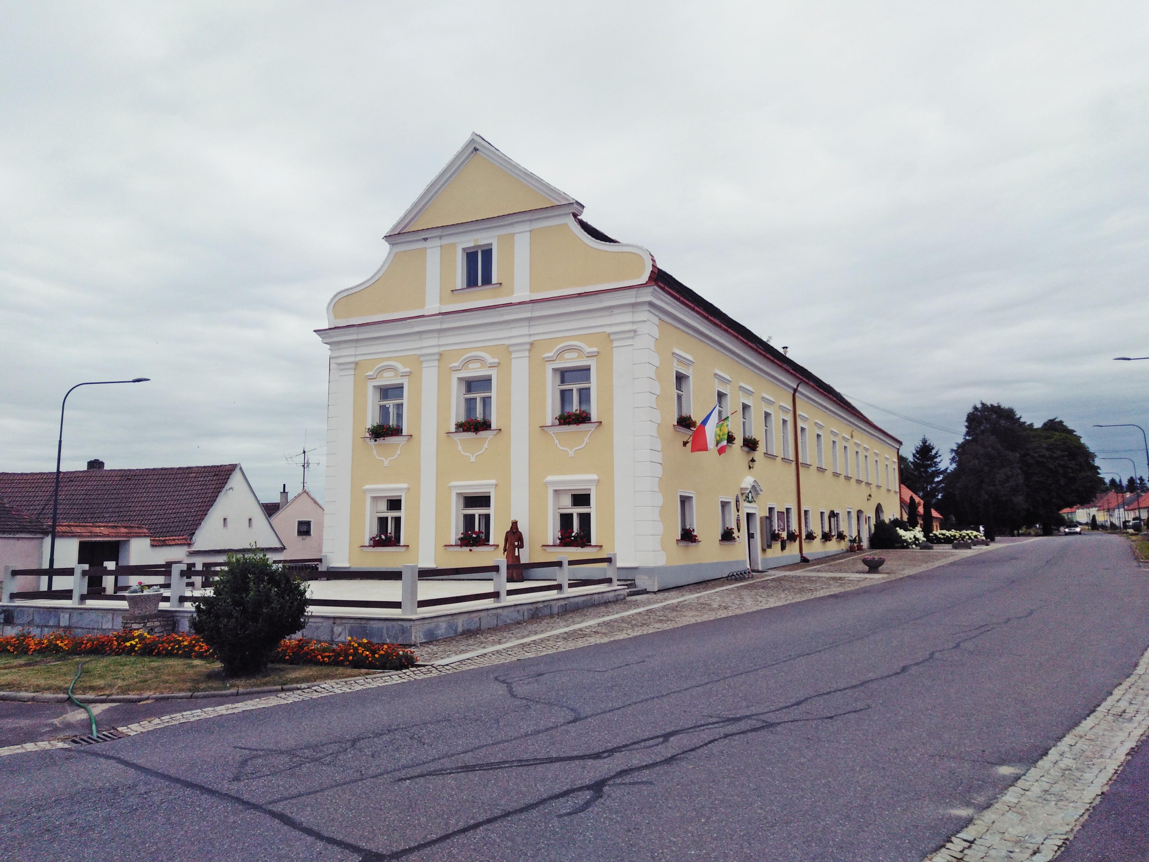 Vratěnín - úřad městyse foto 6