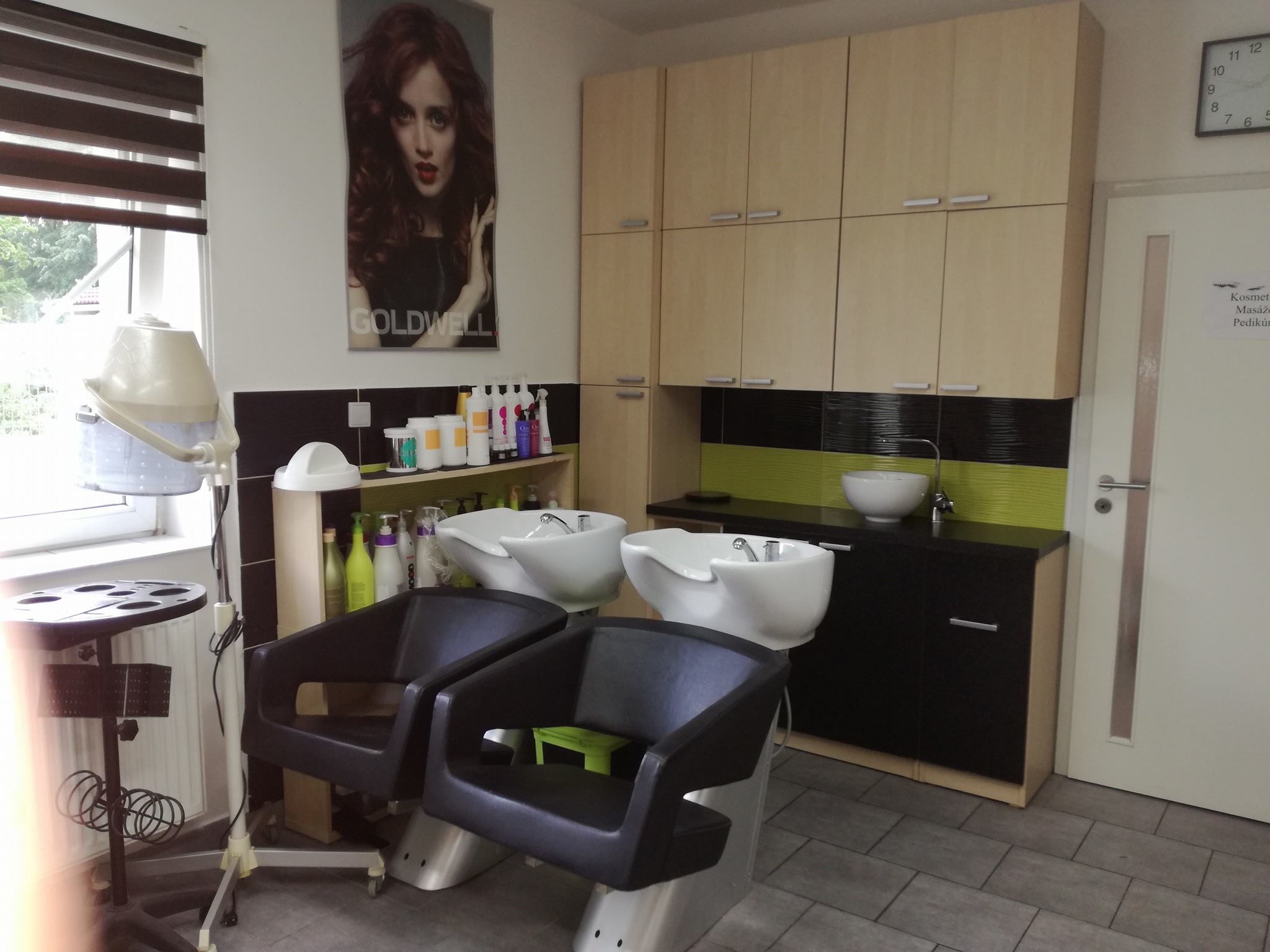 Kadeřnický a pedikérský salón Isis foto 5