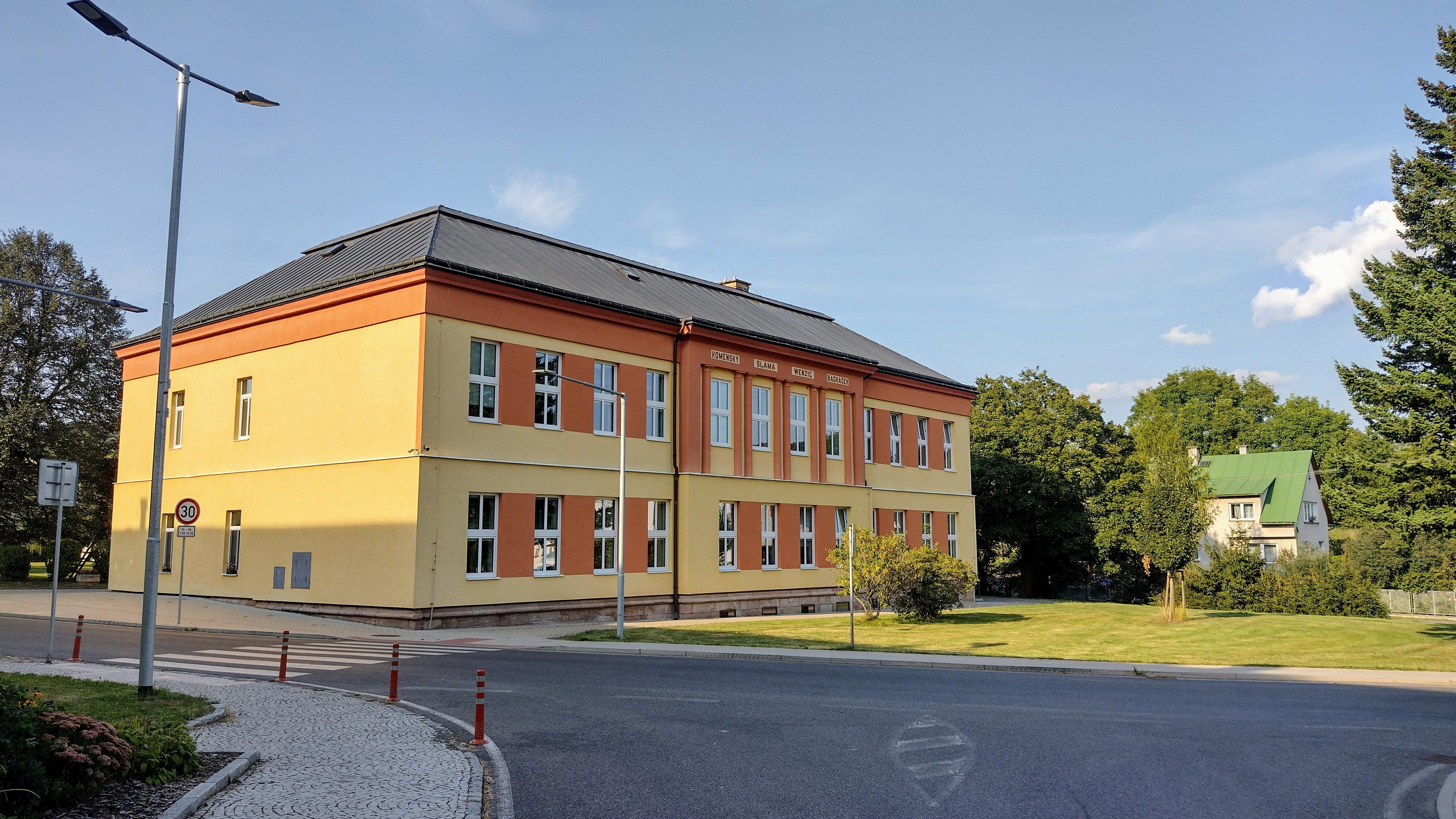 ZŠ a MŠ Josefa Šíra, Horní Branná foto 3