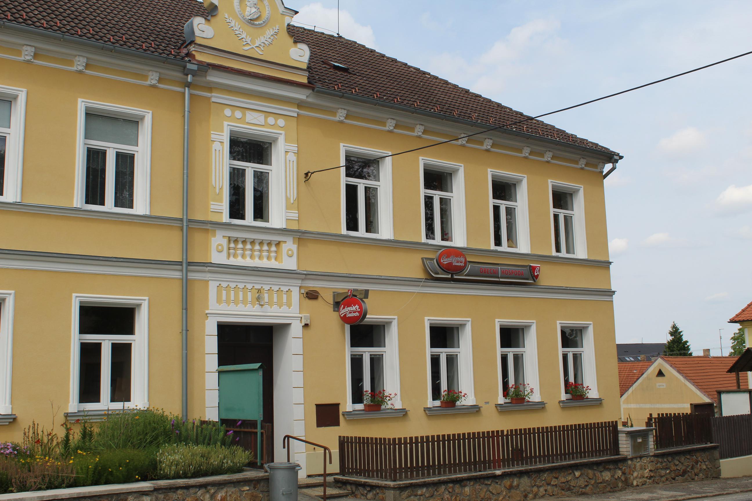 Drahotěšice - obecní úřad foto 3