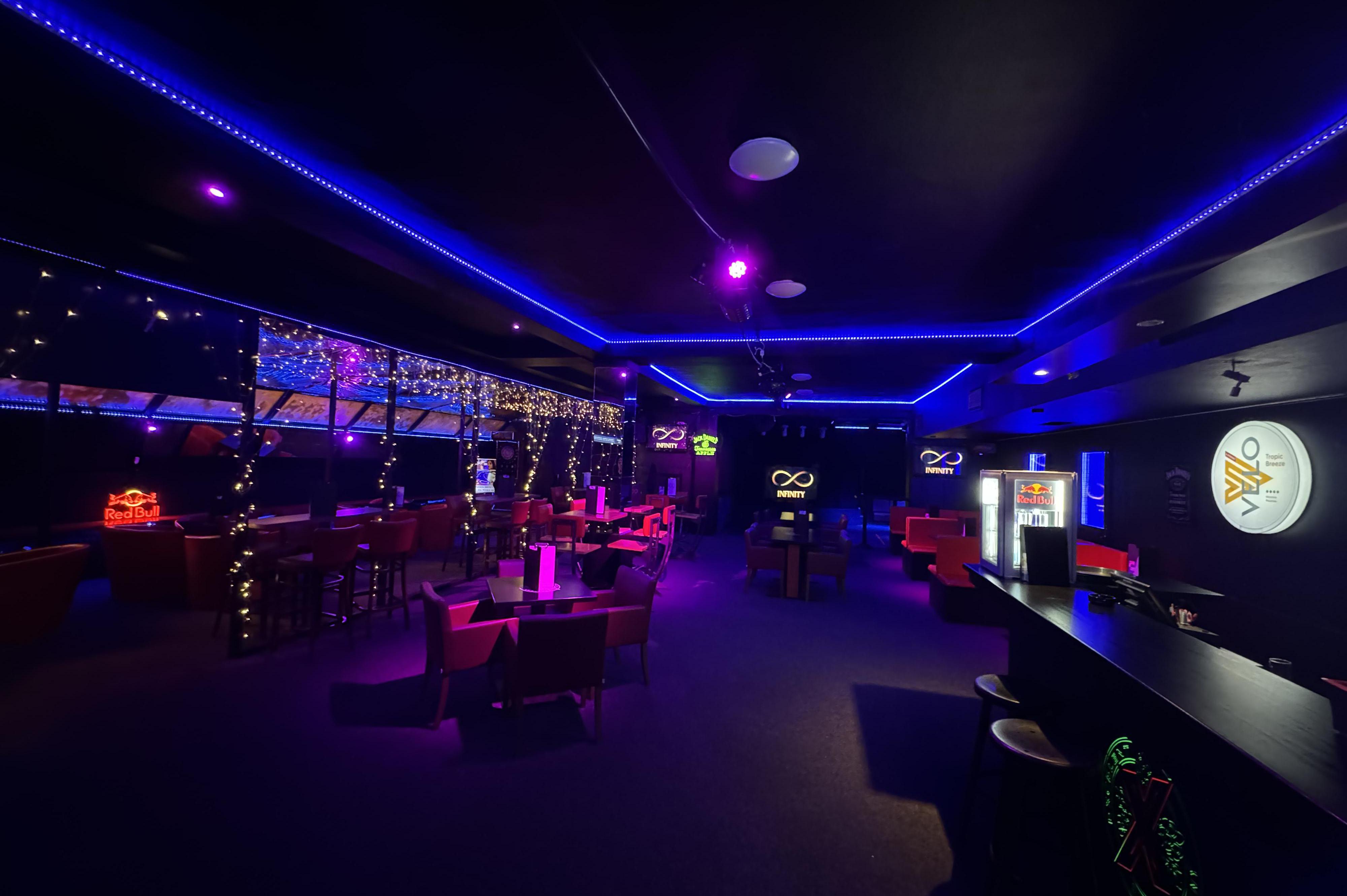 INFINITY MUSIC BAR foto 1