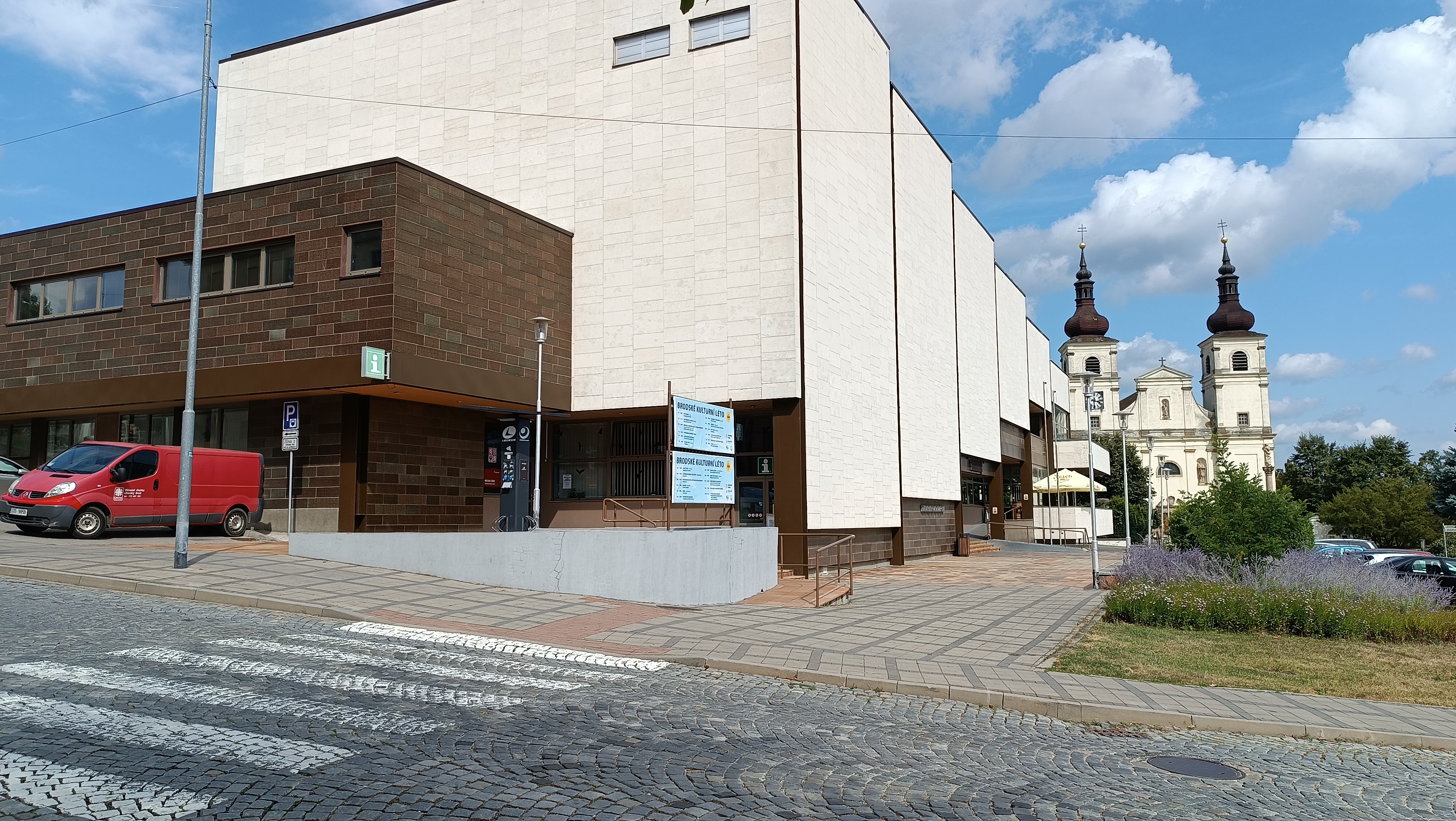 Nabíjecí stanice pro elektrokola Planetárium foto 5