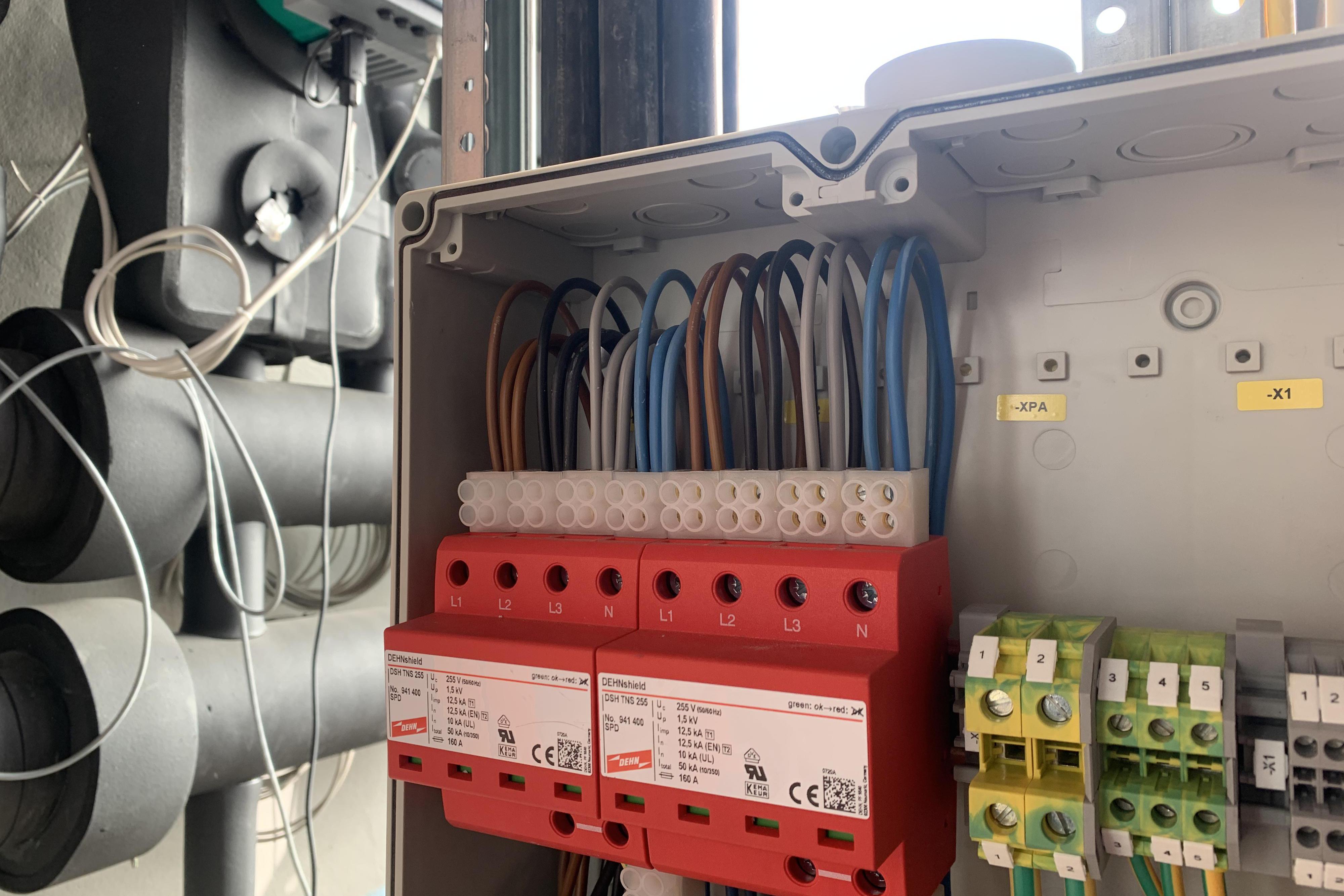 Jiří Buš ELEKTRIKÁŘSKÉ PRÁCE