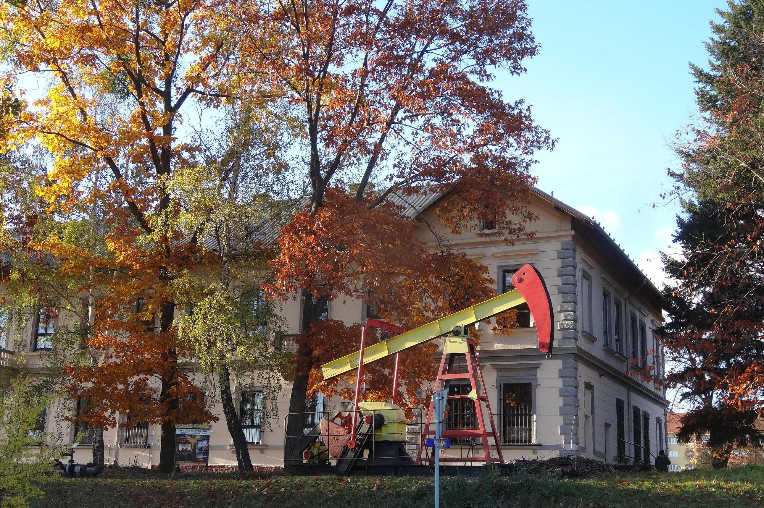 Muzeum naftového dobývání a geologie foto 2