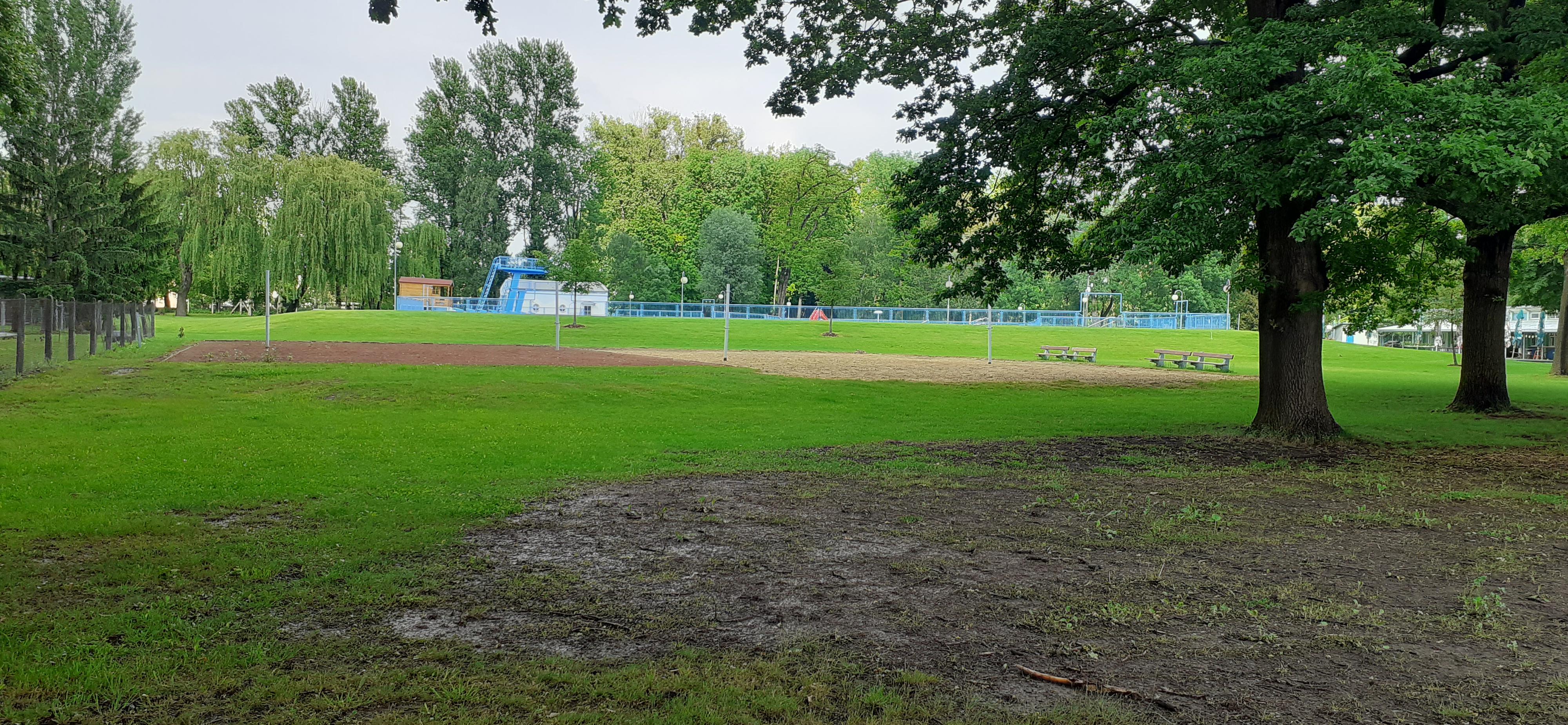 Koupaliště a minigolf Hulín foto 5