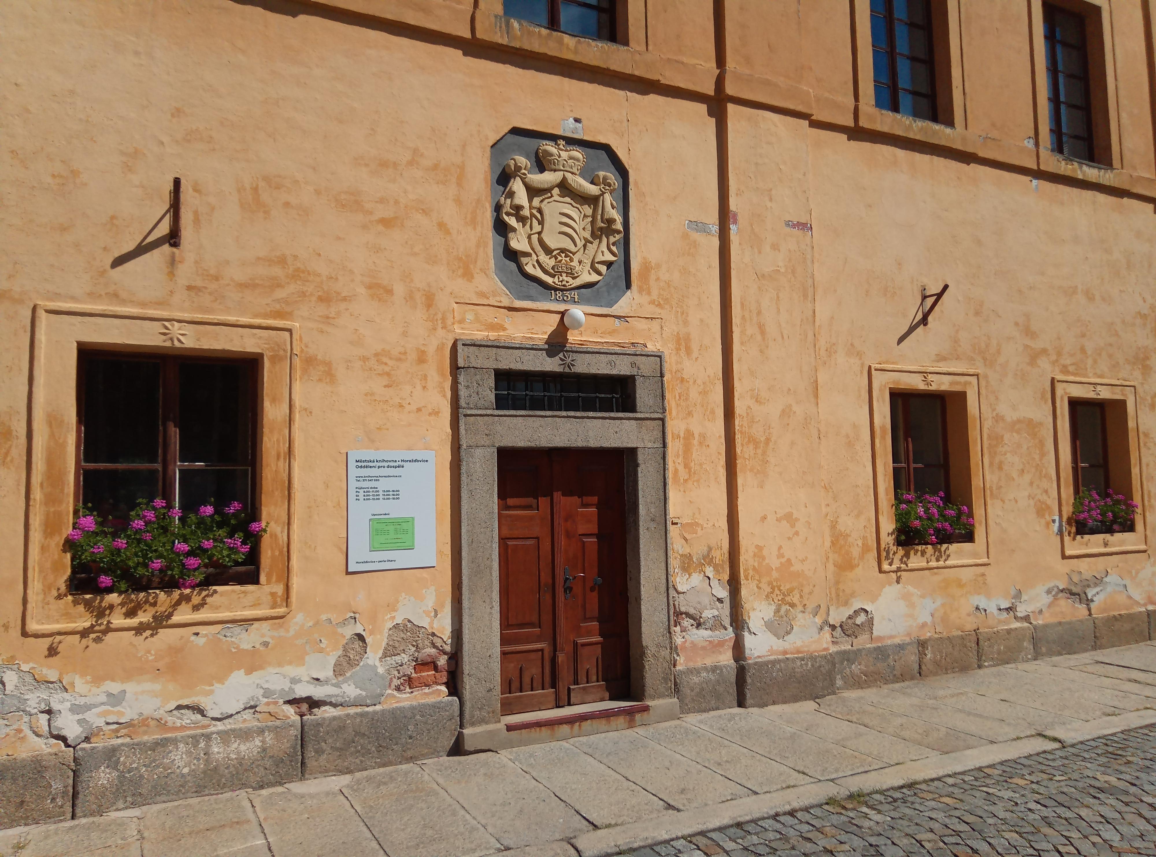 Městská knihovna Horažďovice foto 3