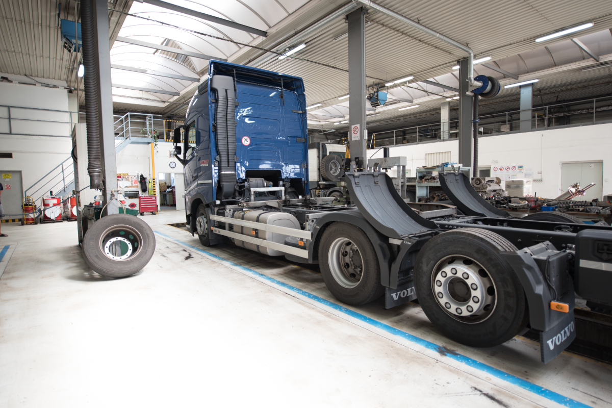 ESA logistika - Servis nákladních vozidel Kladno foto 3