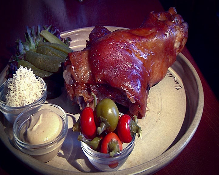 Restaurace U svatého Filipa a Jakuba foto 2 (náhled videa)