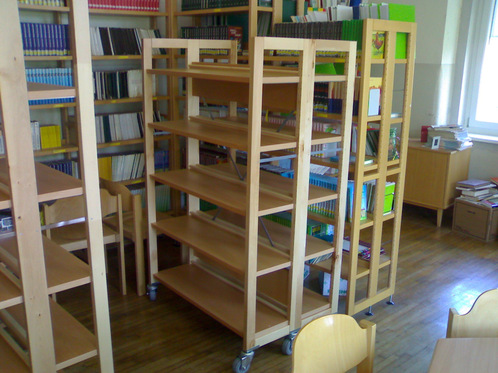 Knihovnický nábytek - Gál foto 4