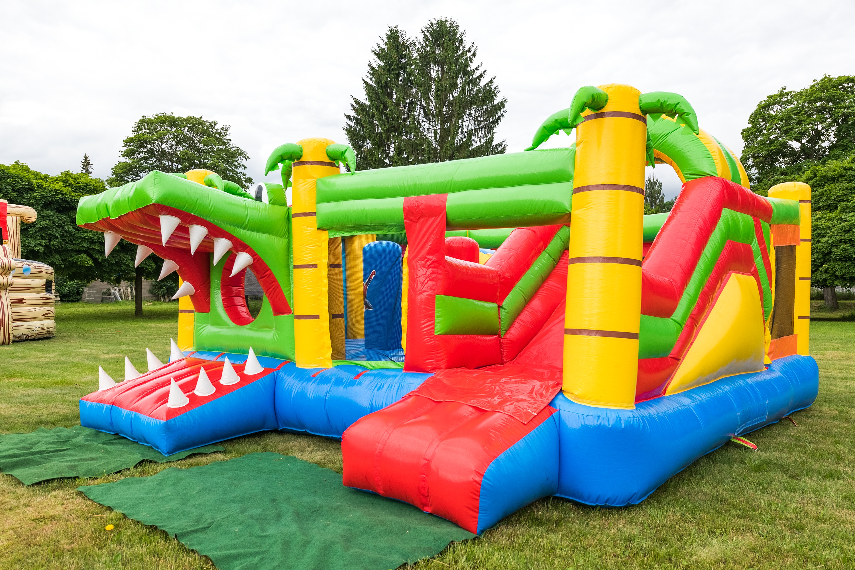 Půjčovna a prodej skákacích hradů foto 3