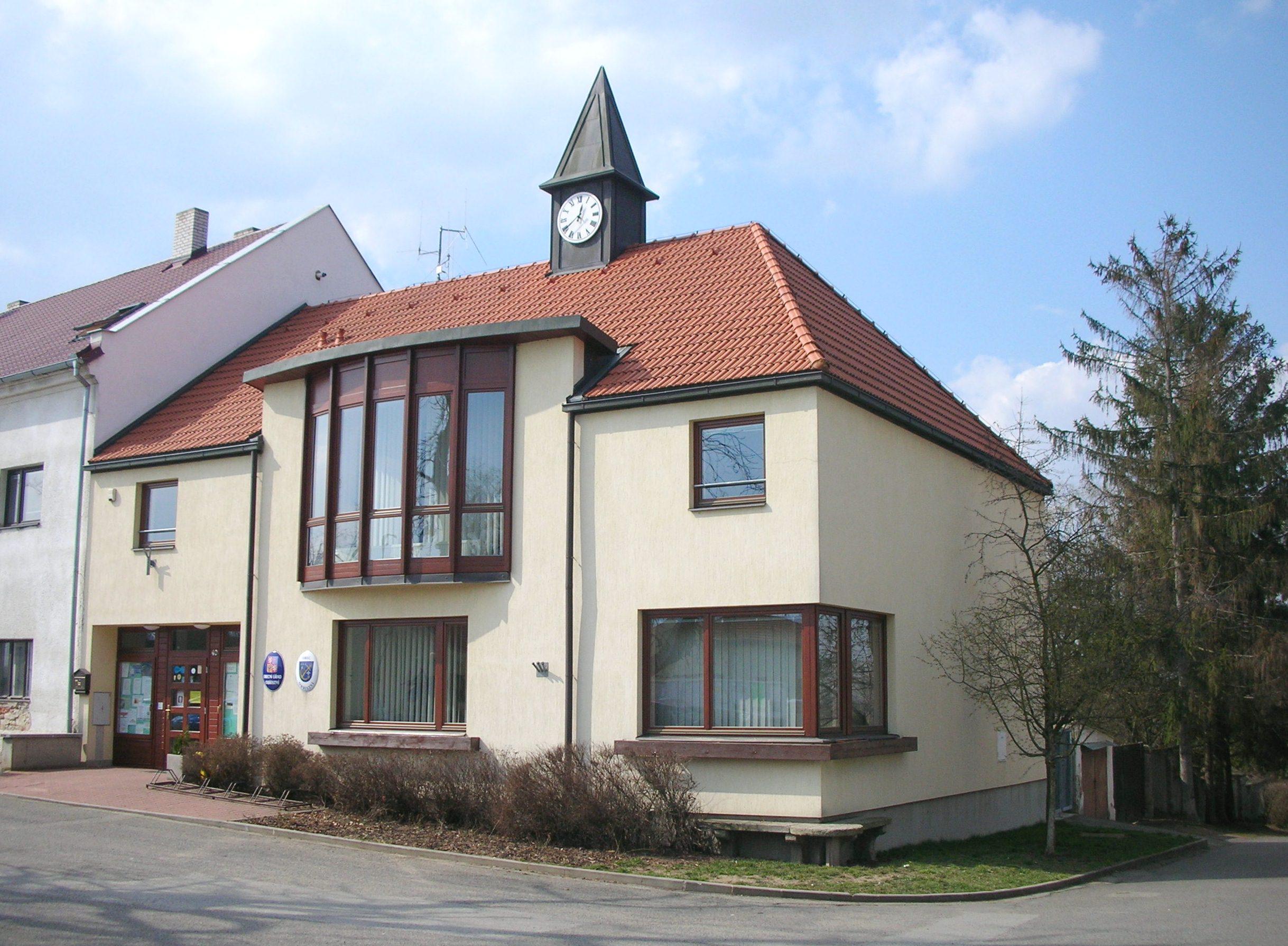 Obříství - obecní úřad foto 2