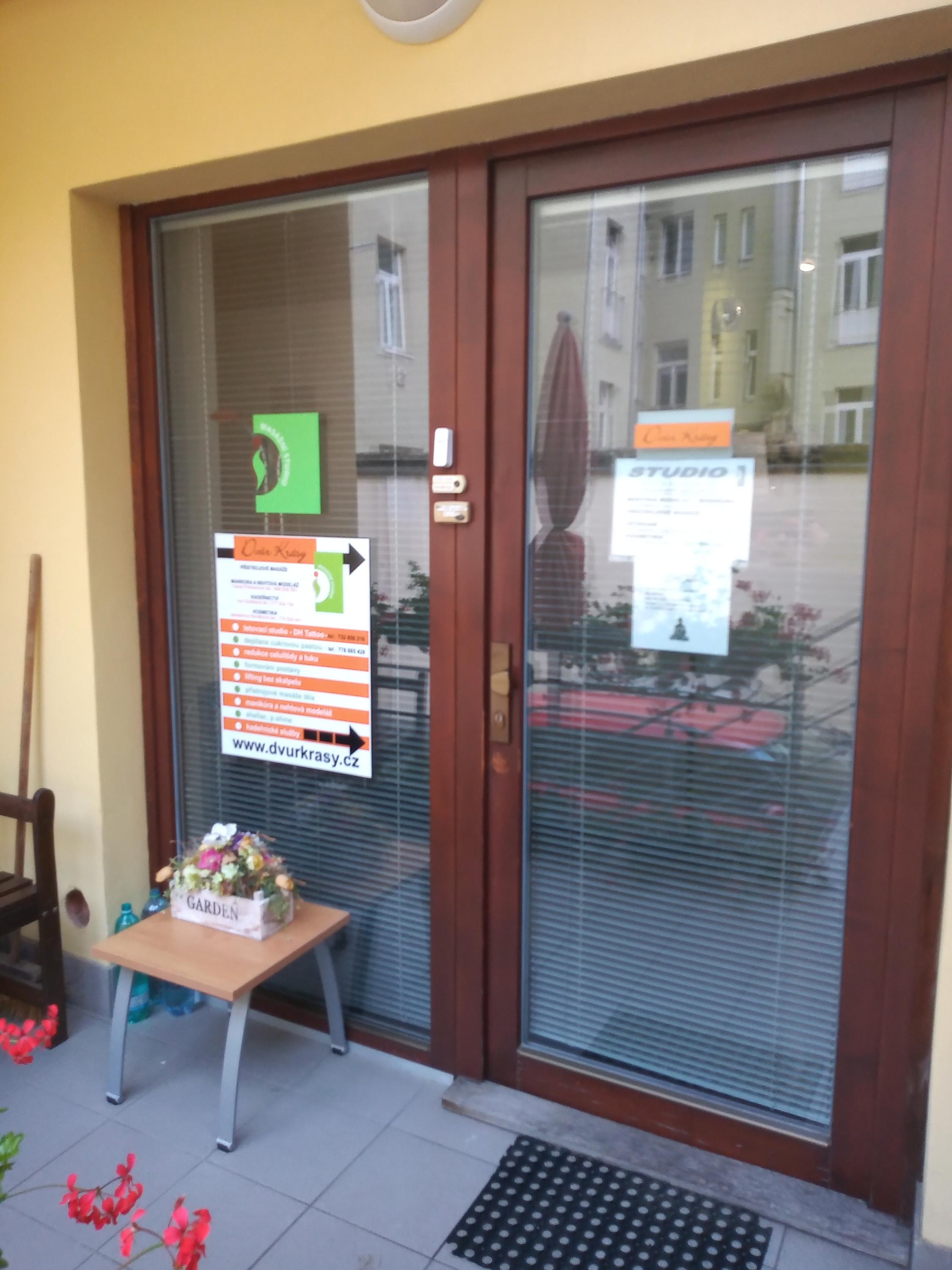 Kosmetika a pedikúra Ptáčková foto 1