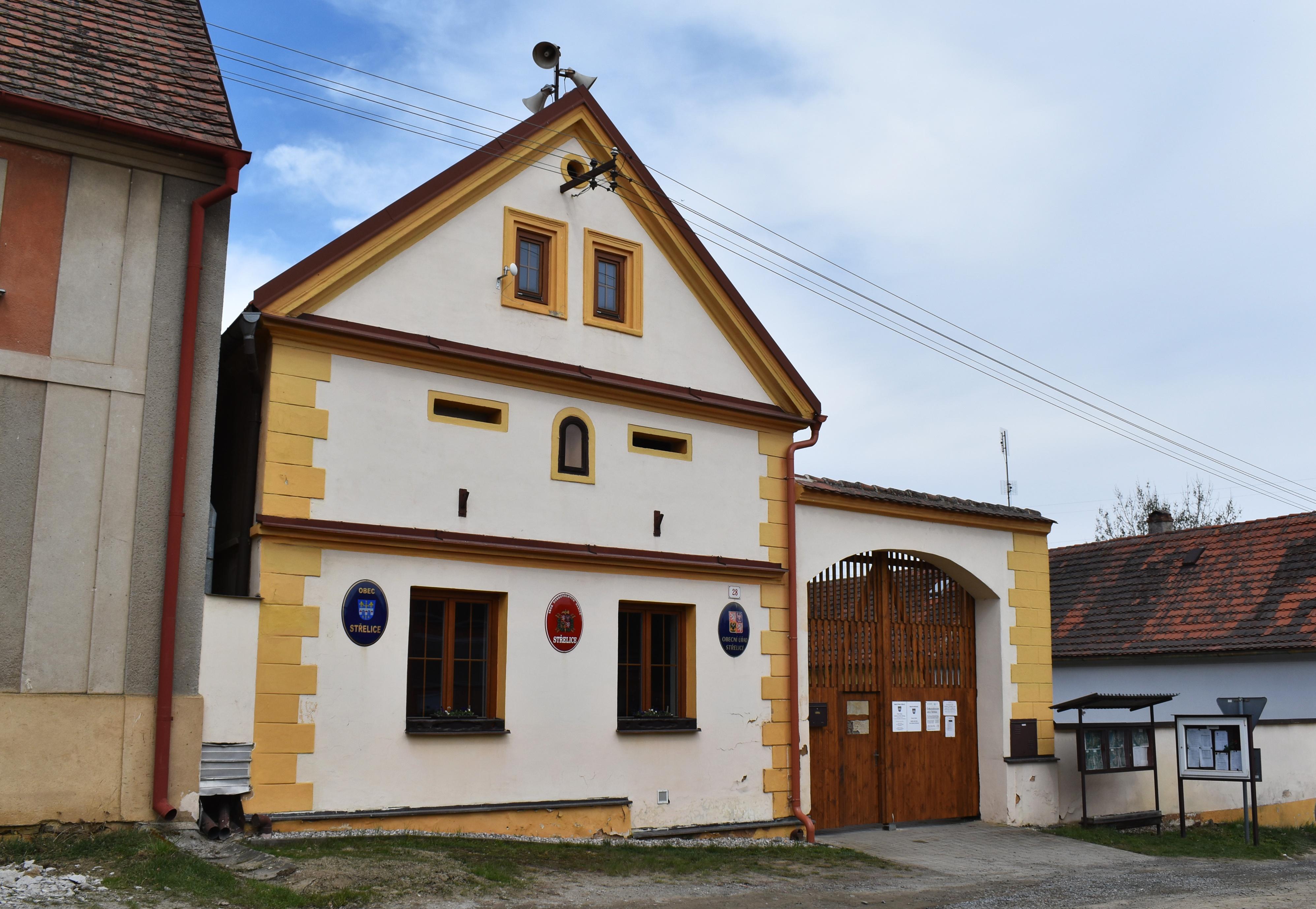 Střelice - obecní úřad foto 2