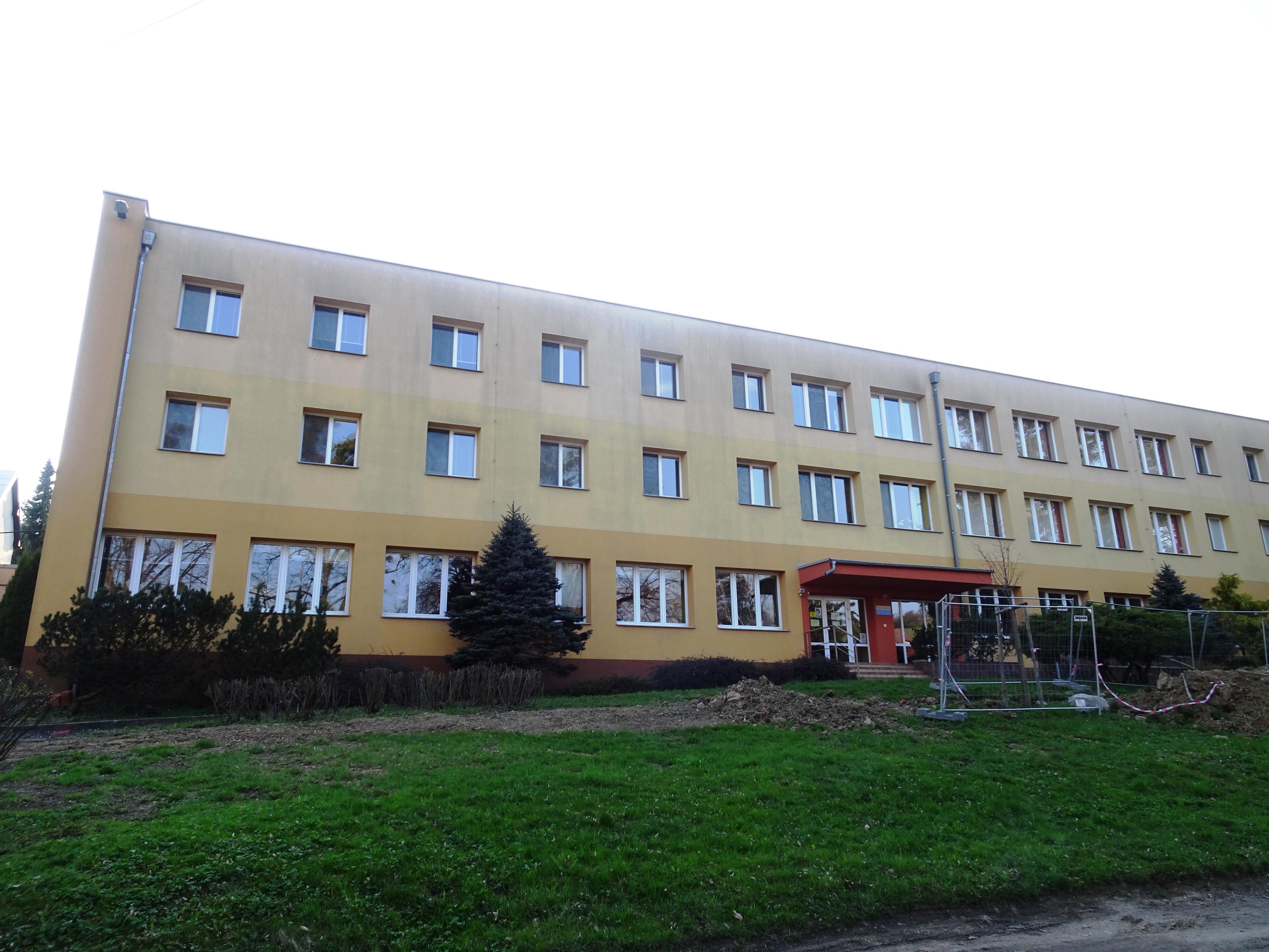 Střední škola oděvní a služeb Vizovice foto 2