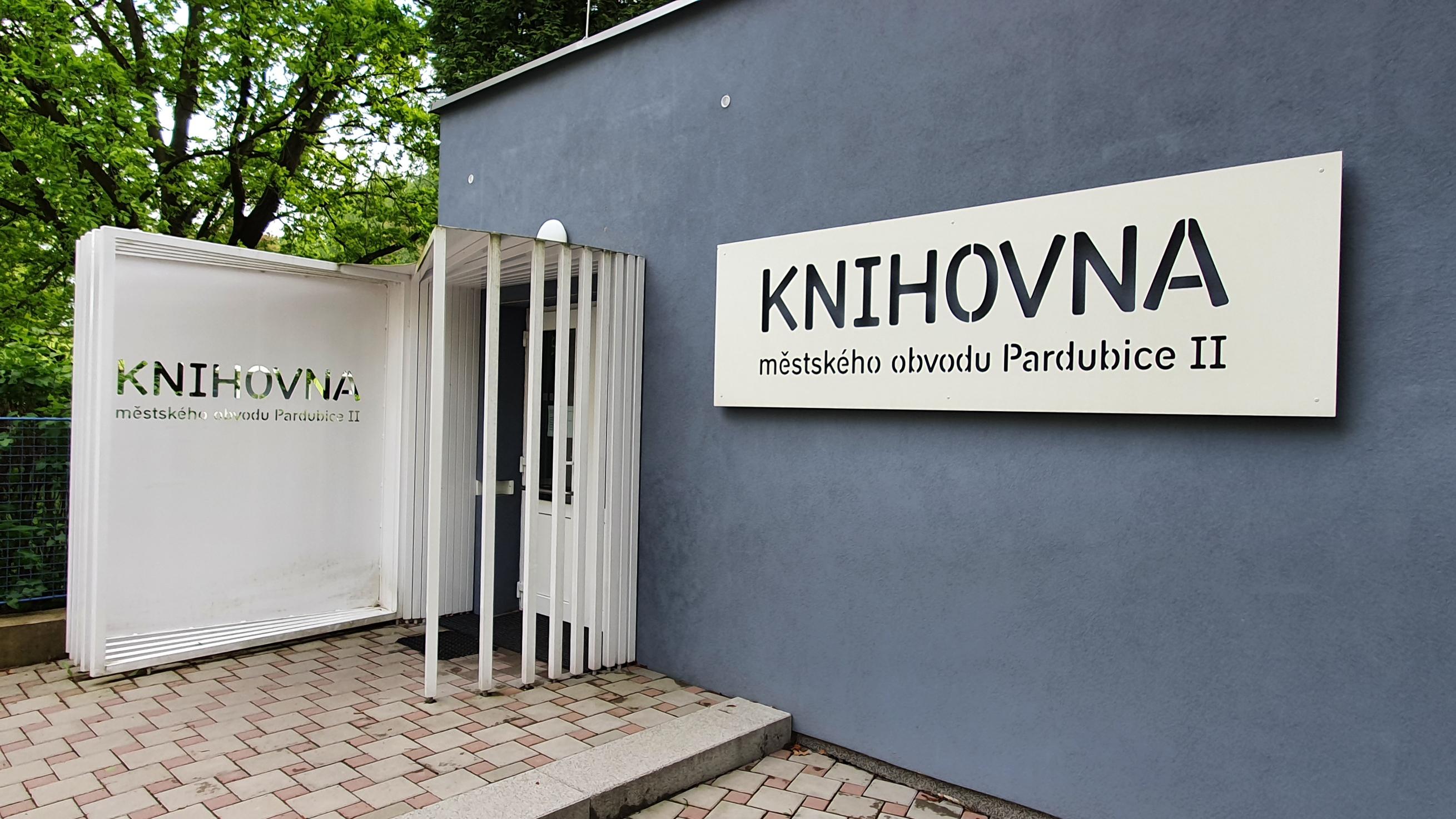 Knihovna Polabiny foto 2