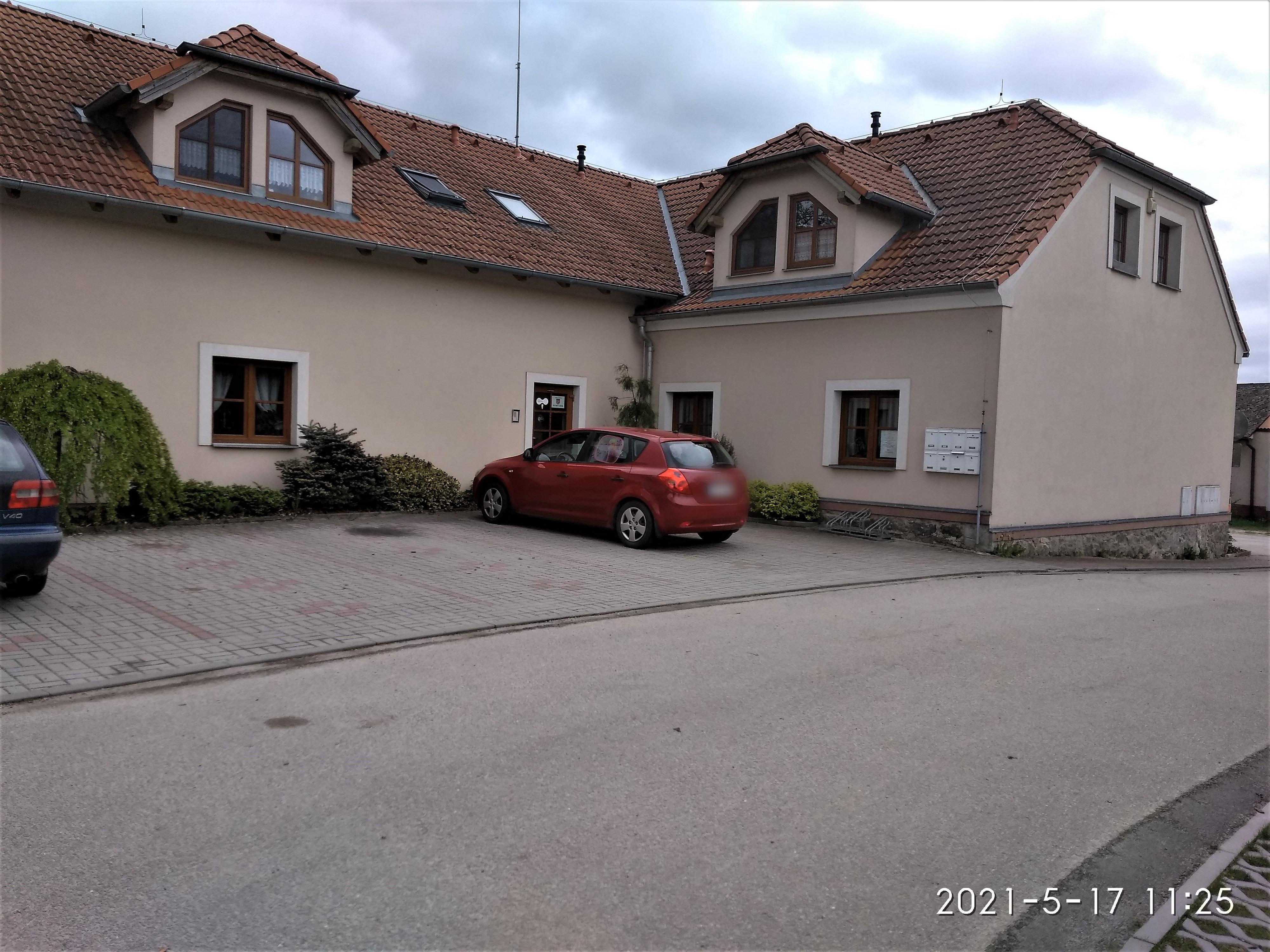 Pluhův Žďár - obecní úřad foto 3