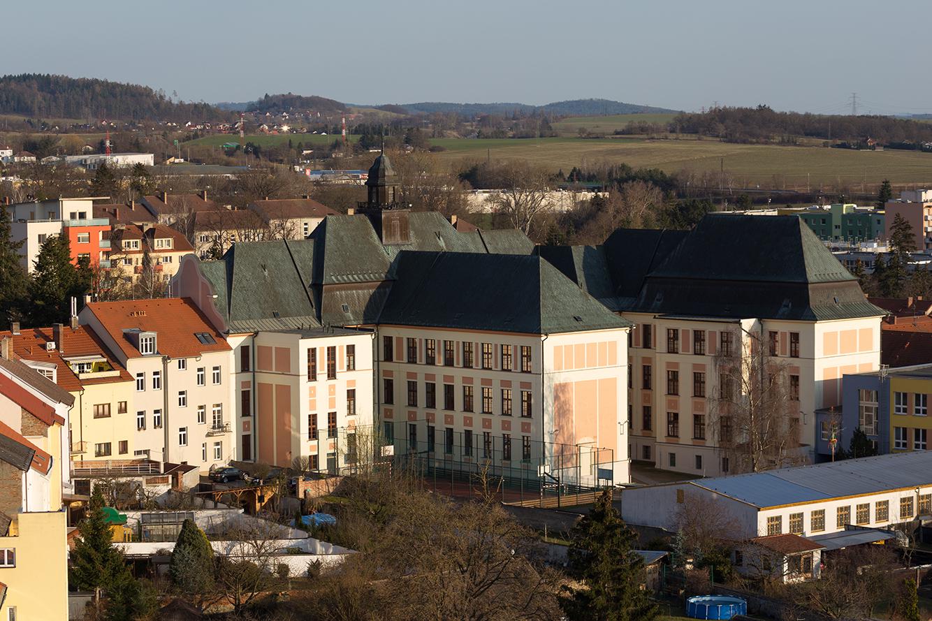 ZŠ Jana Husa a MŠ Písek, Husovo náměstí foto 2