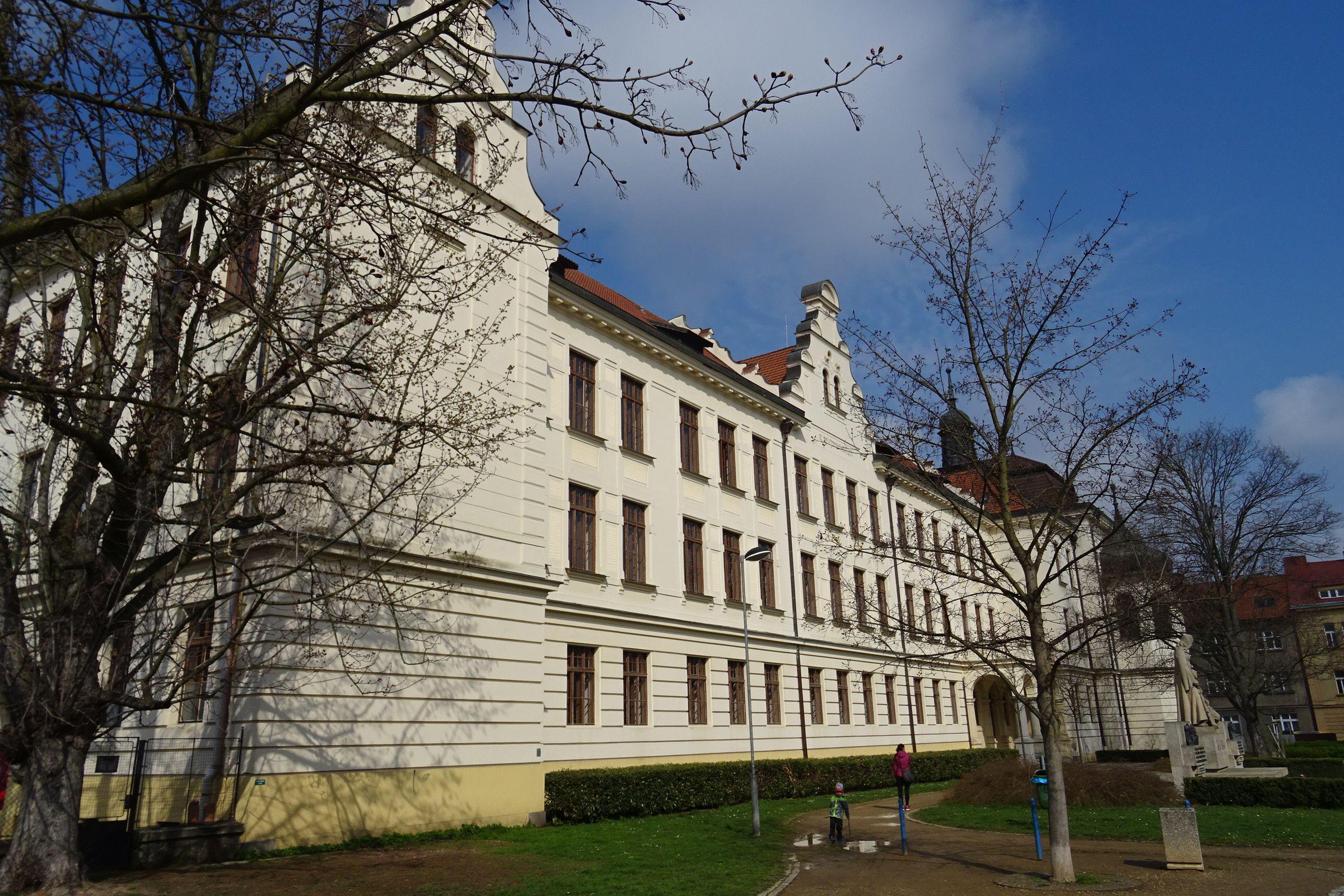 Gymnázium Benešov foto 4