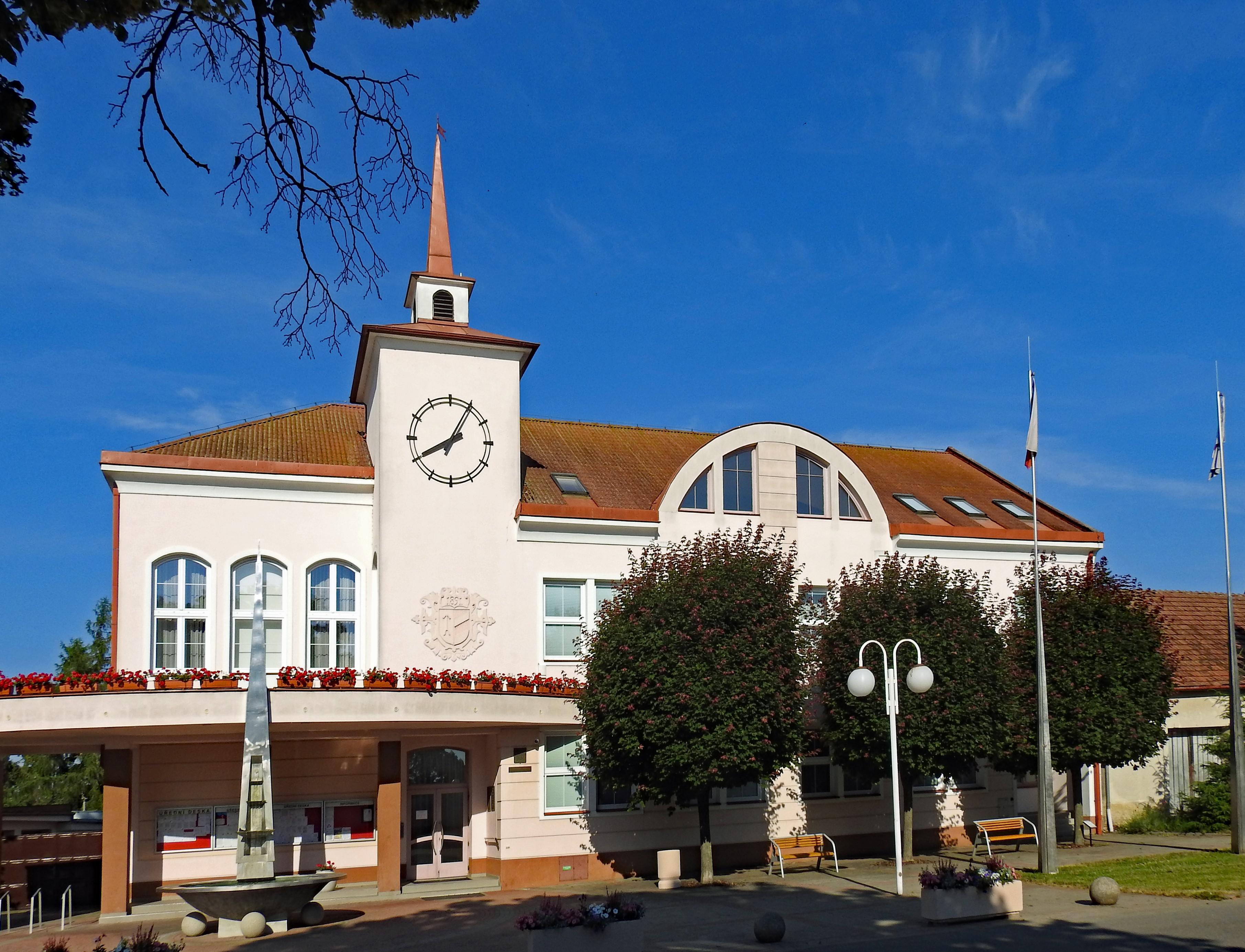 Velké Pavlovice - městský úřad foto 2