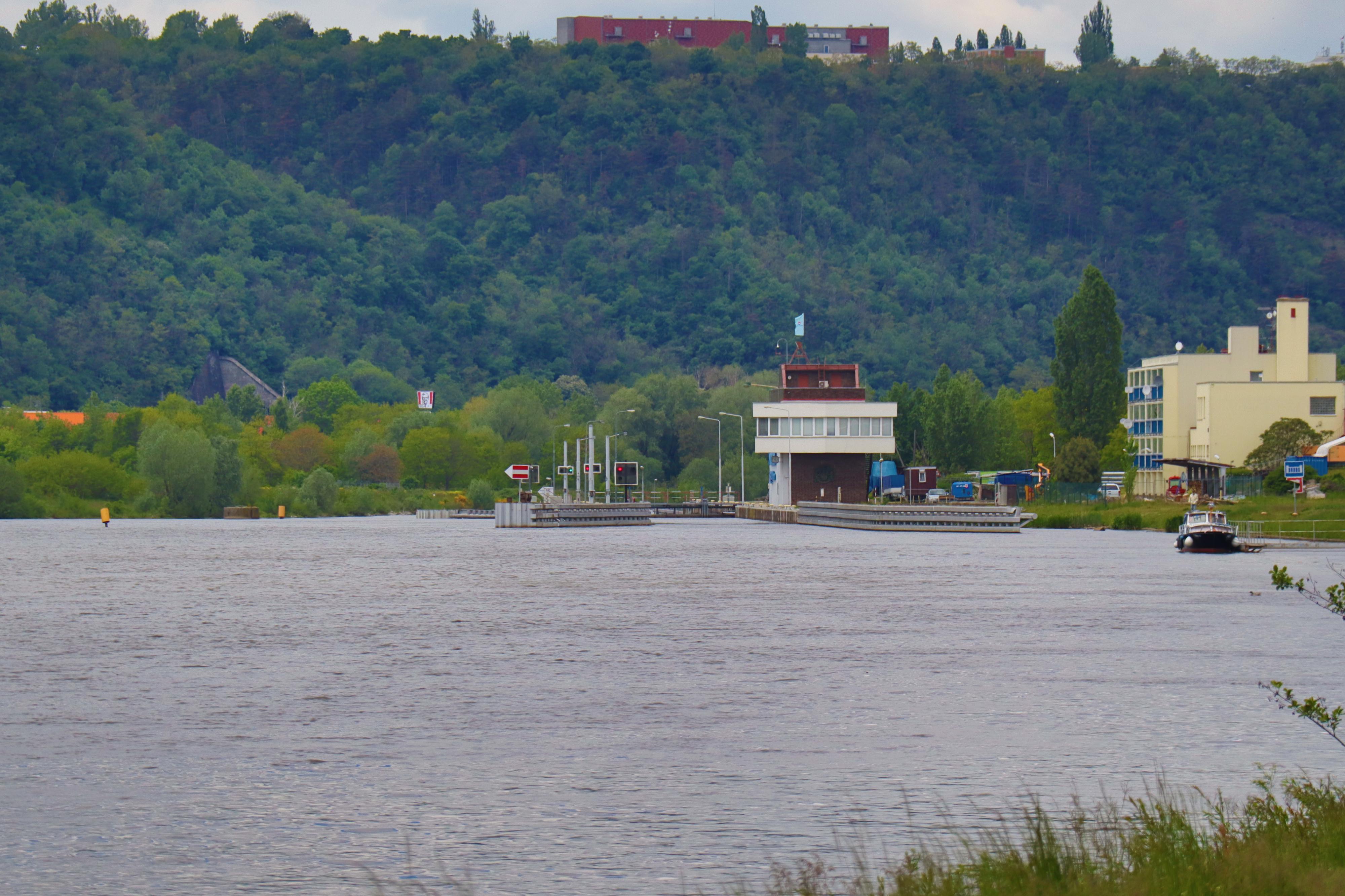 Plavební komora Praha-Modřany