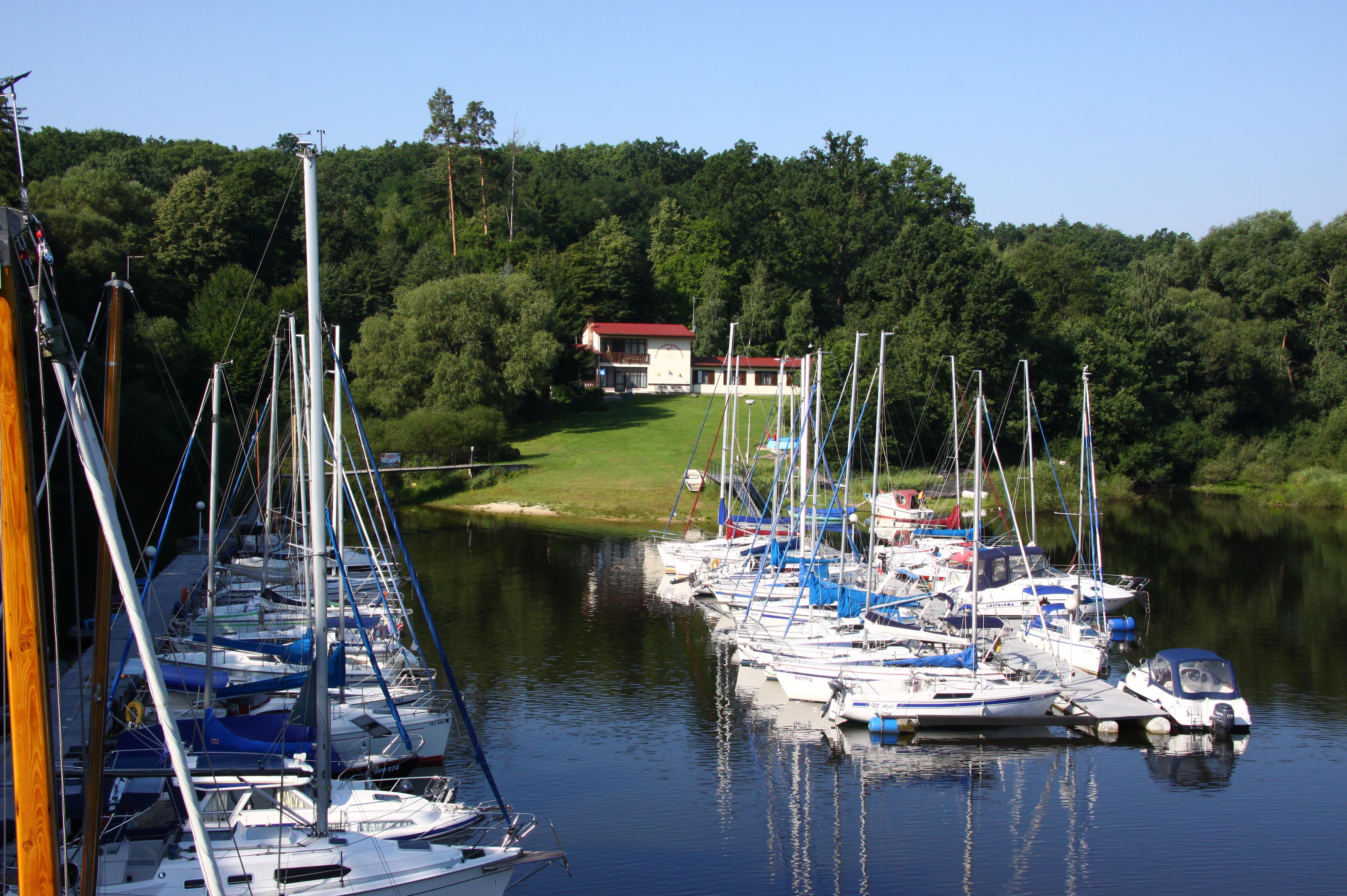 YACHT CLUB BARRANDOV