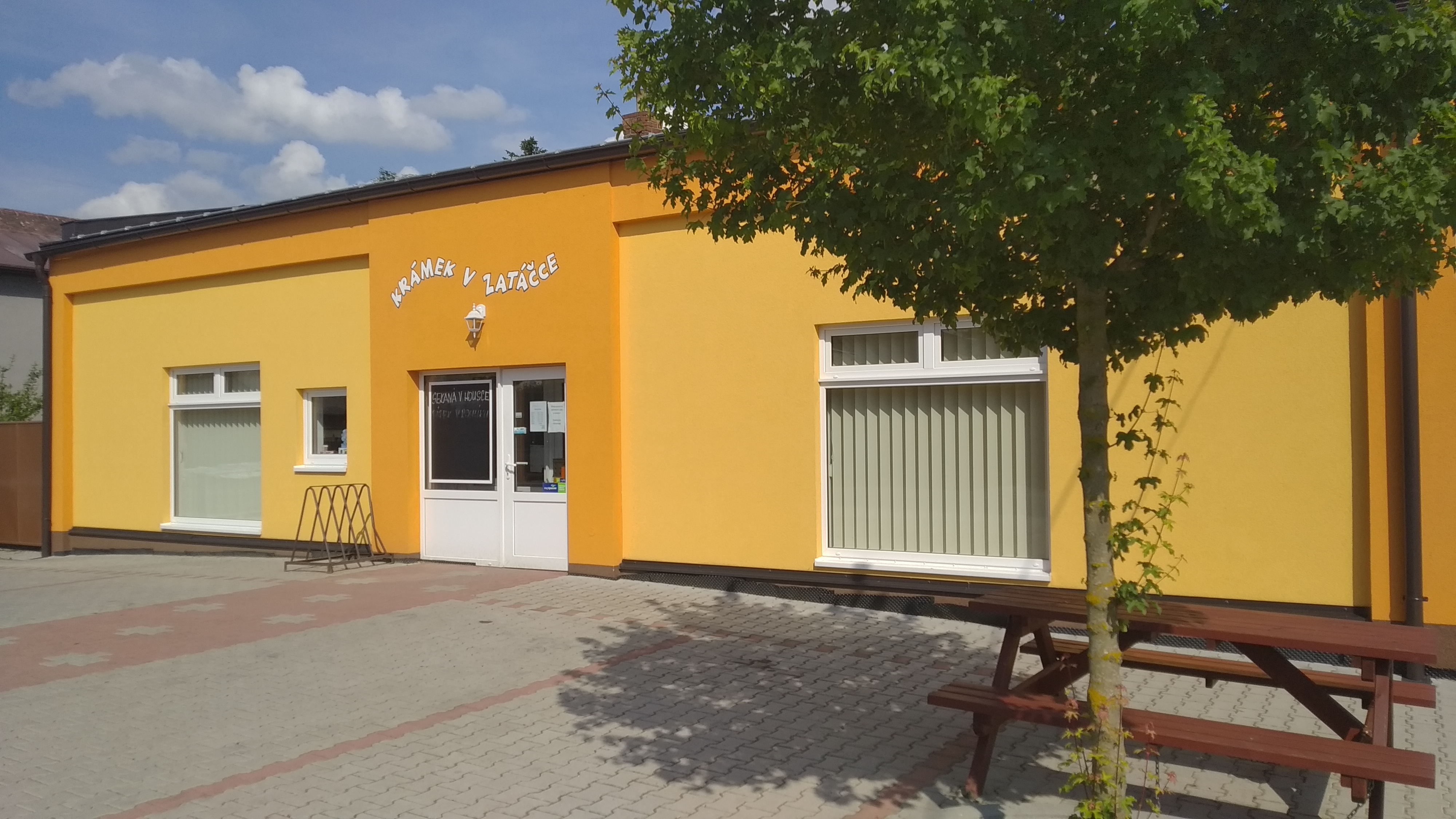 Krámek v zatáčce