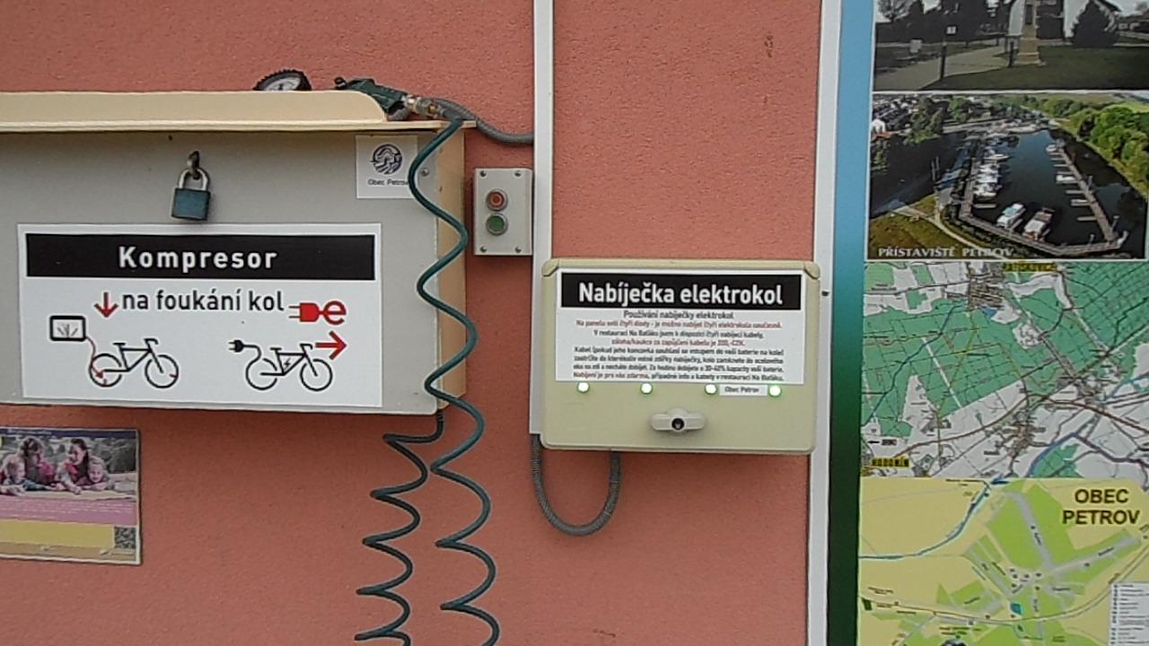 Nabíjecí stanice Obec Petrov foto 2