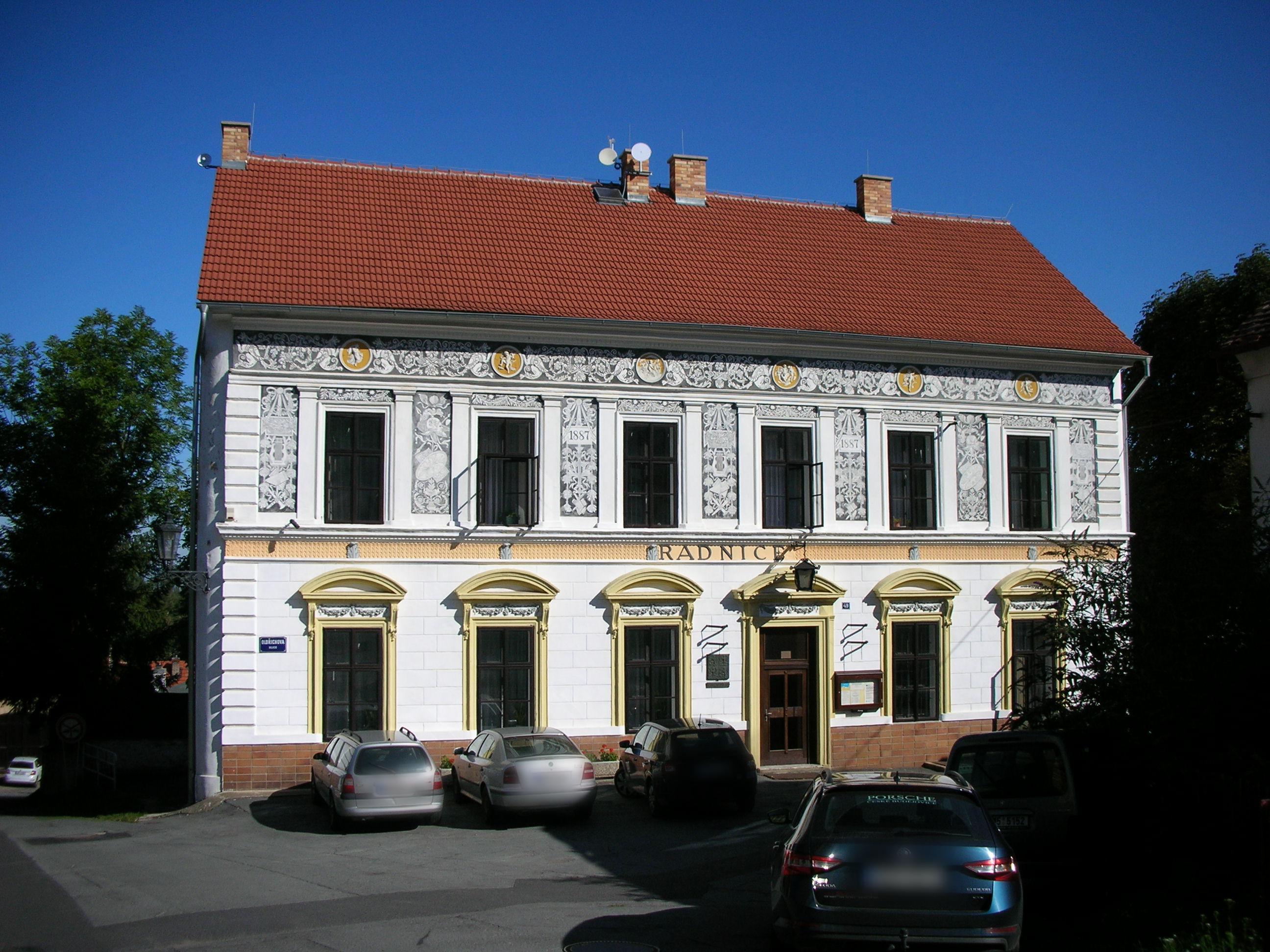 Peruc - úřad městyse foto 3