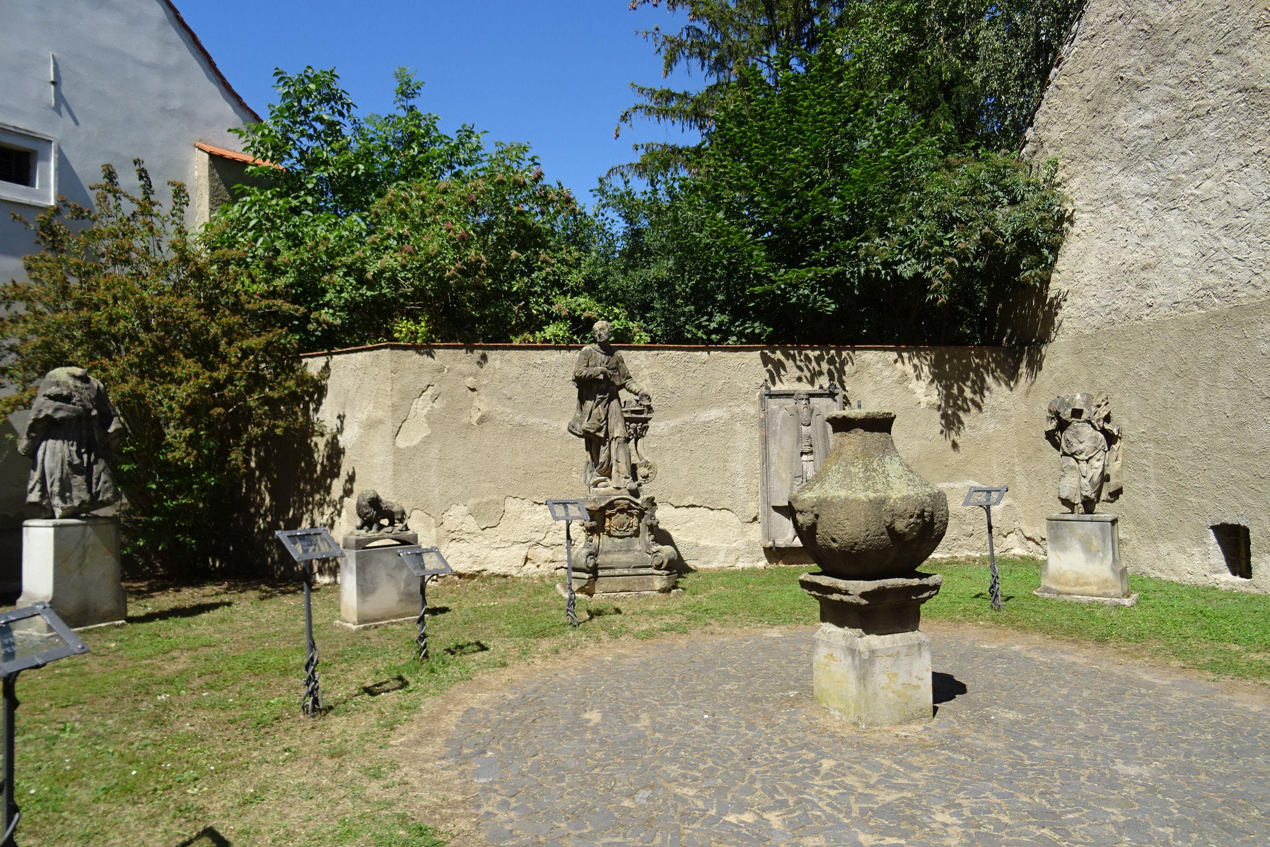 Lapidárium Budyně nad Ohří foto 6