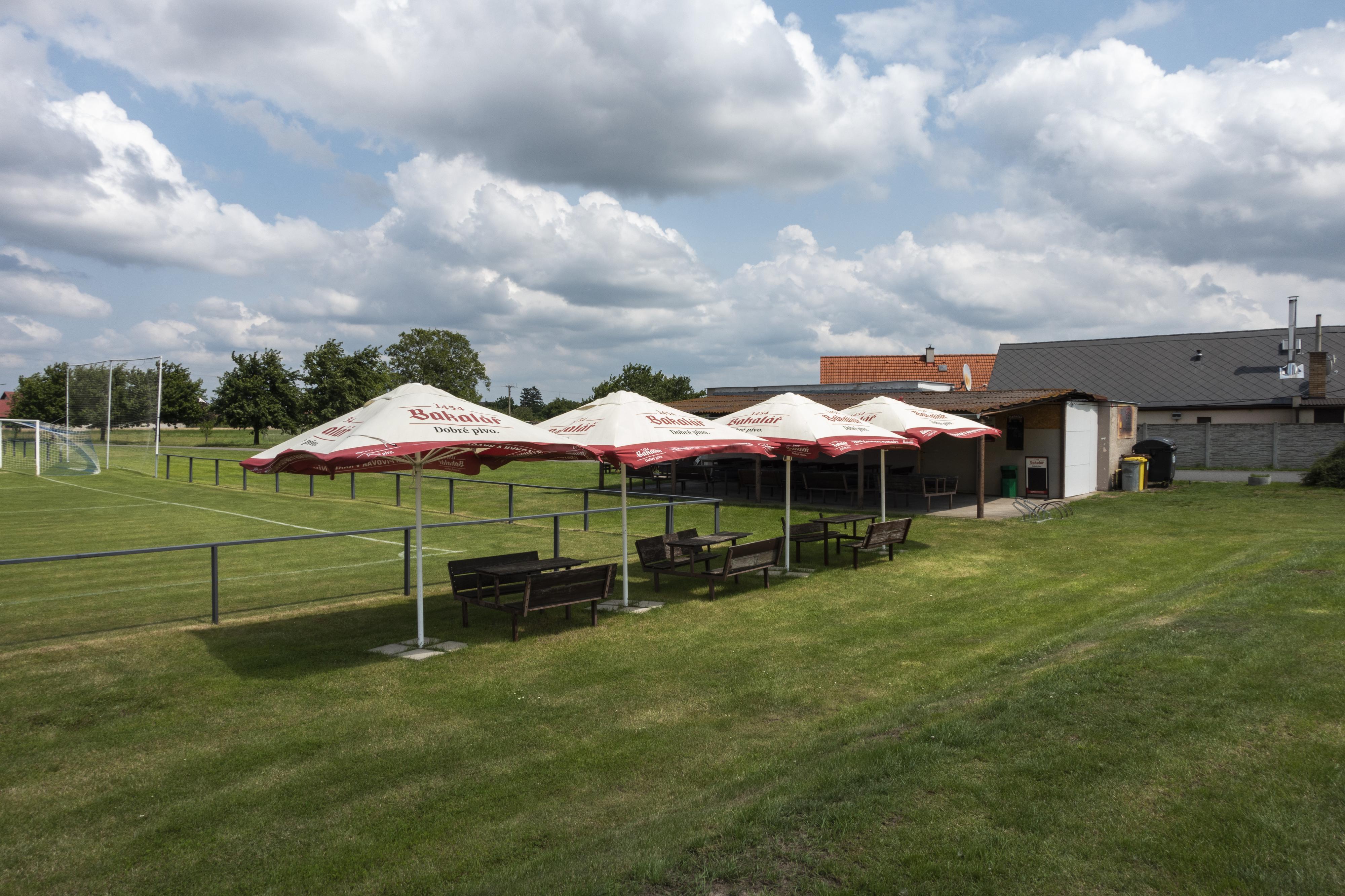 Hospoda na fotbalovém hřišti foto 3