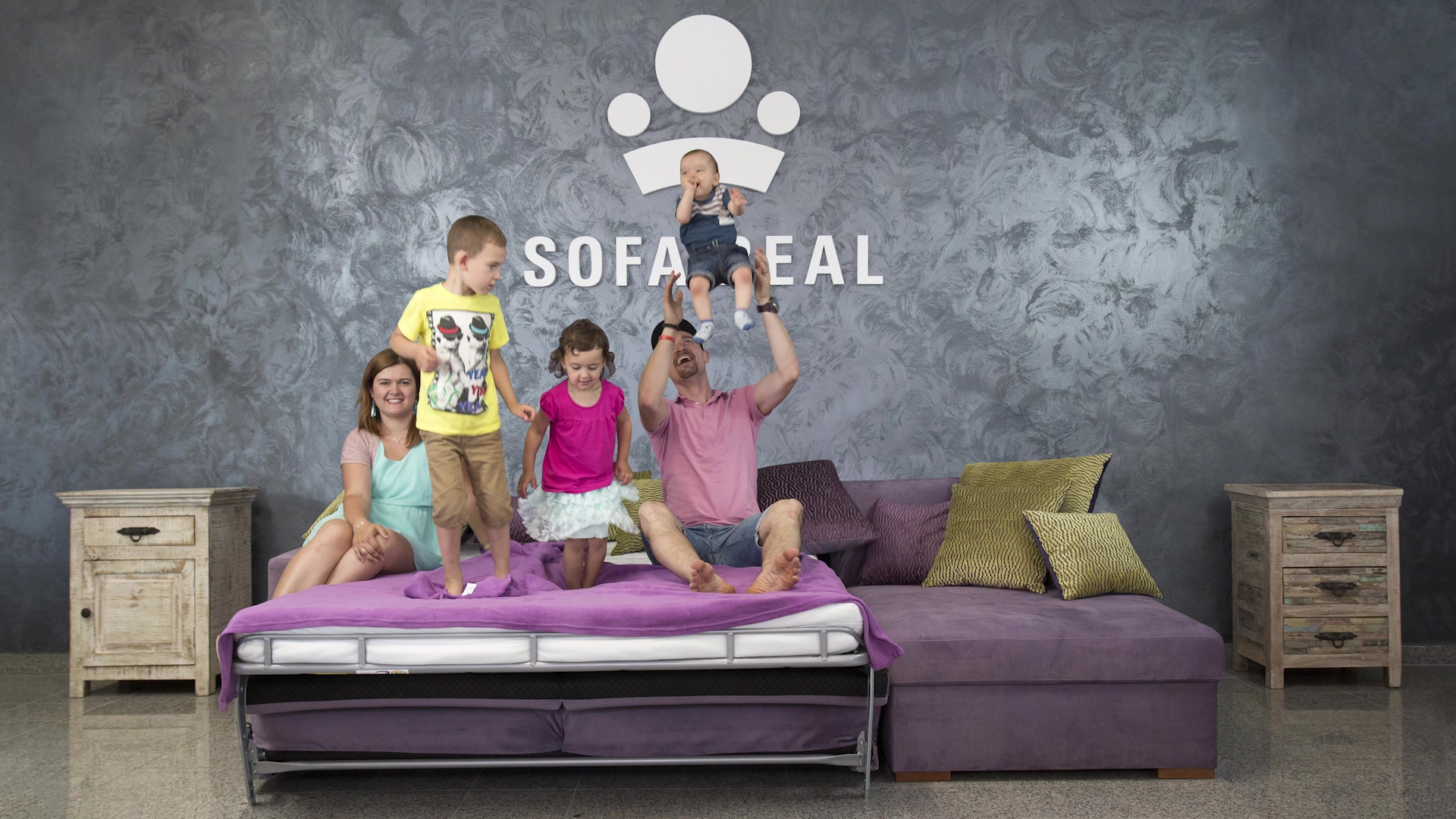 Sofa Real foto 2 (náhled videa)