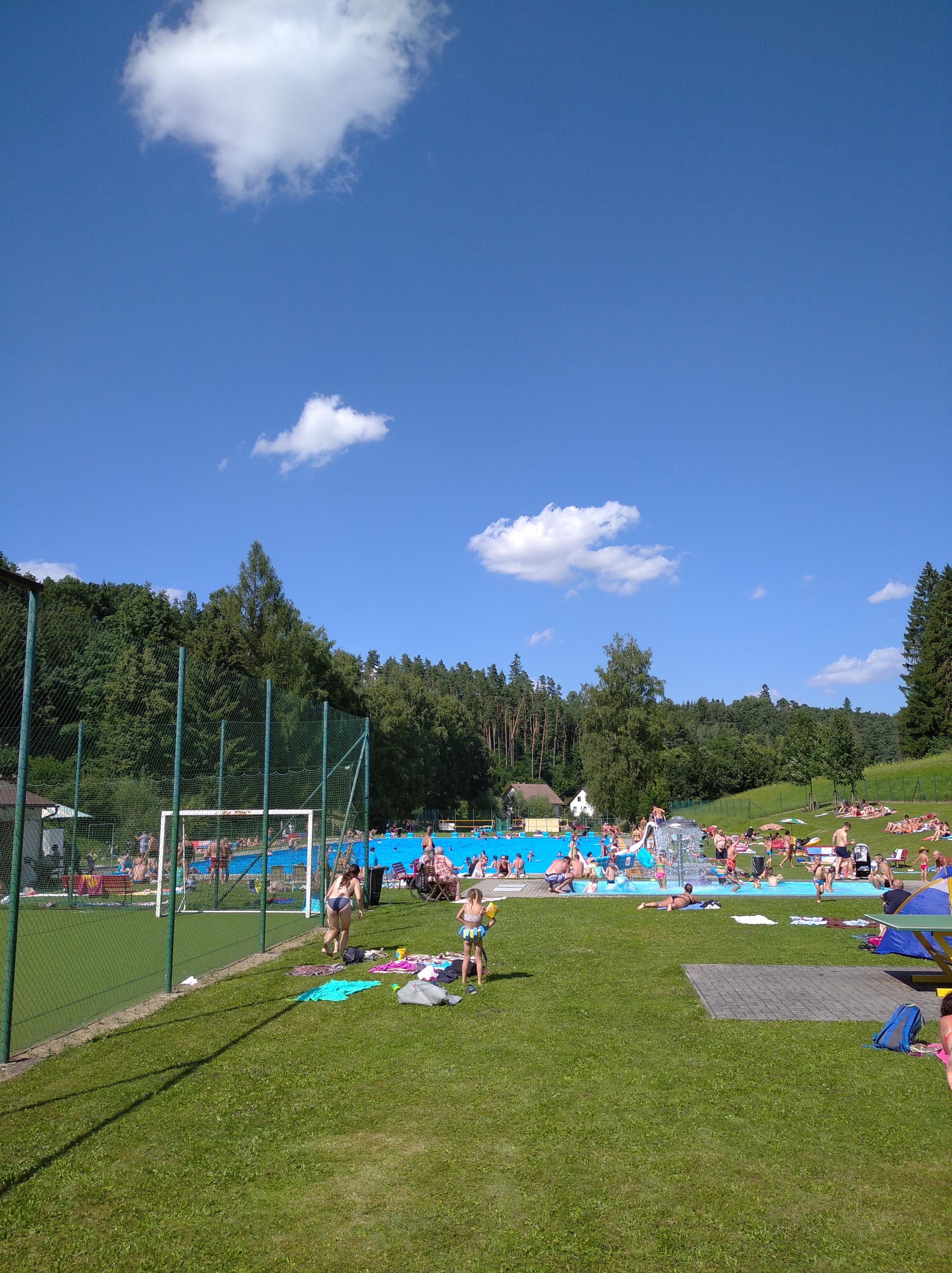 Sportovní areál koupaliště Sebranice foto 3