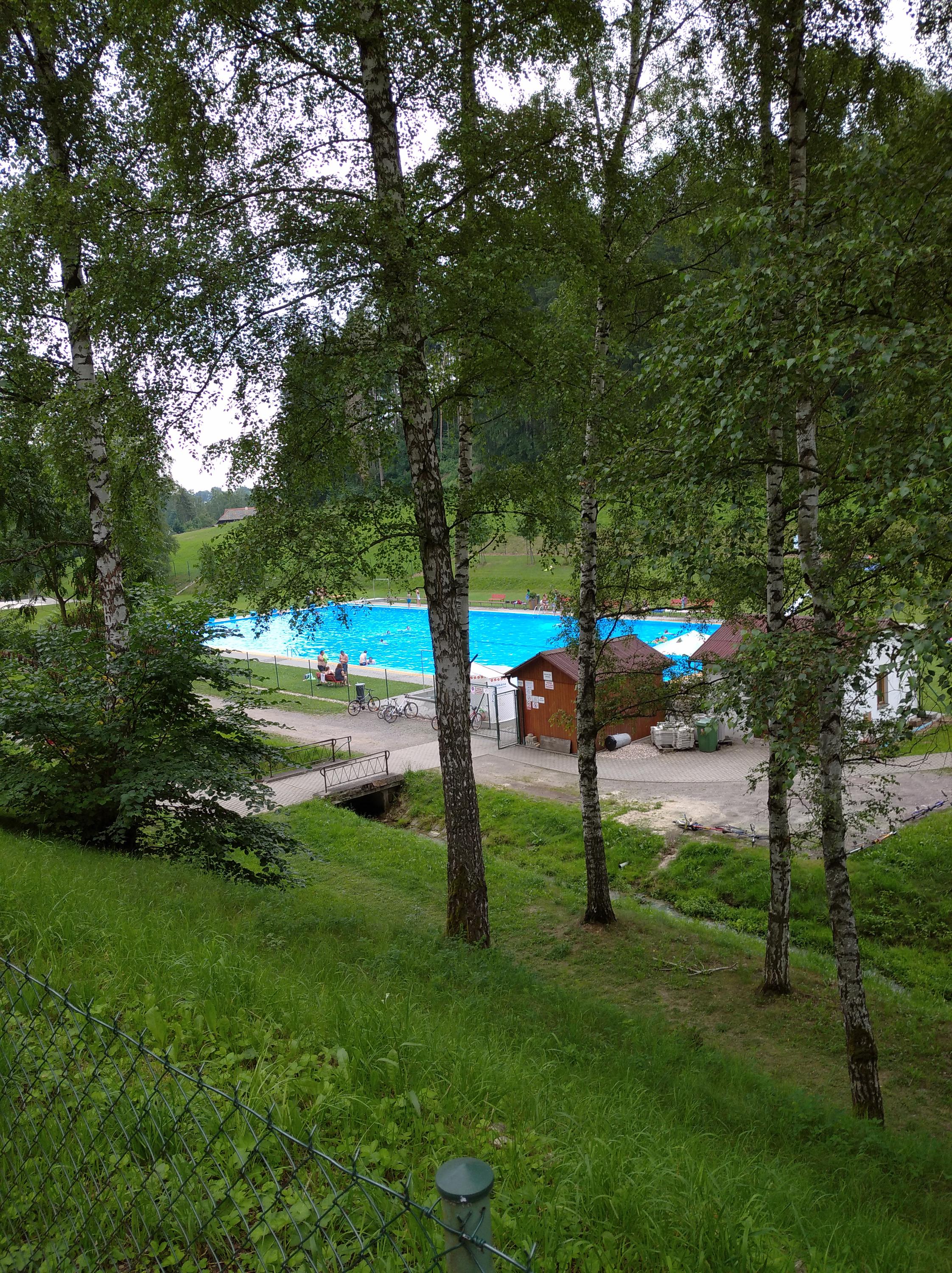 Sportovní areál koupaliště Sebranice foto 2