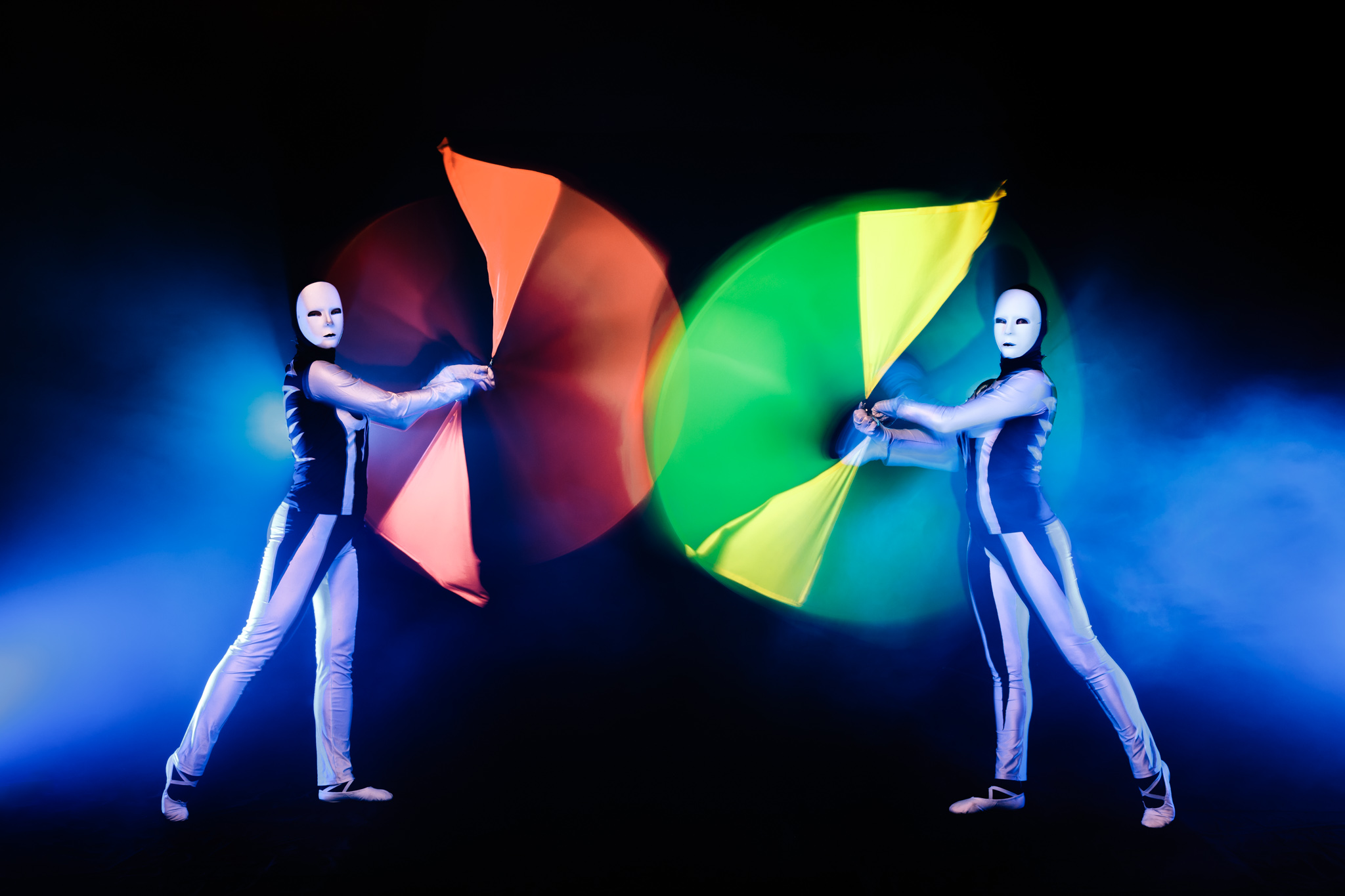 Ilusias - UV Light & Fire show foto 4