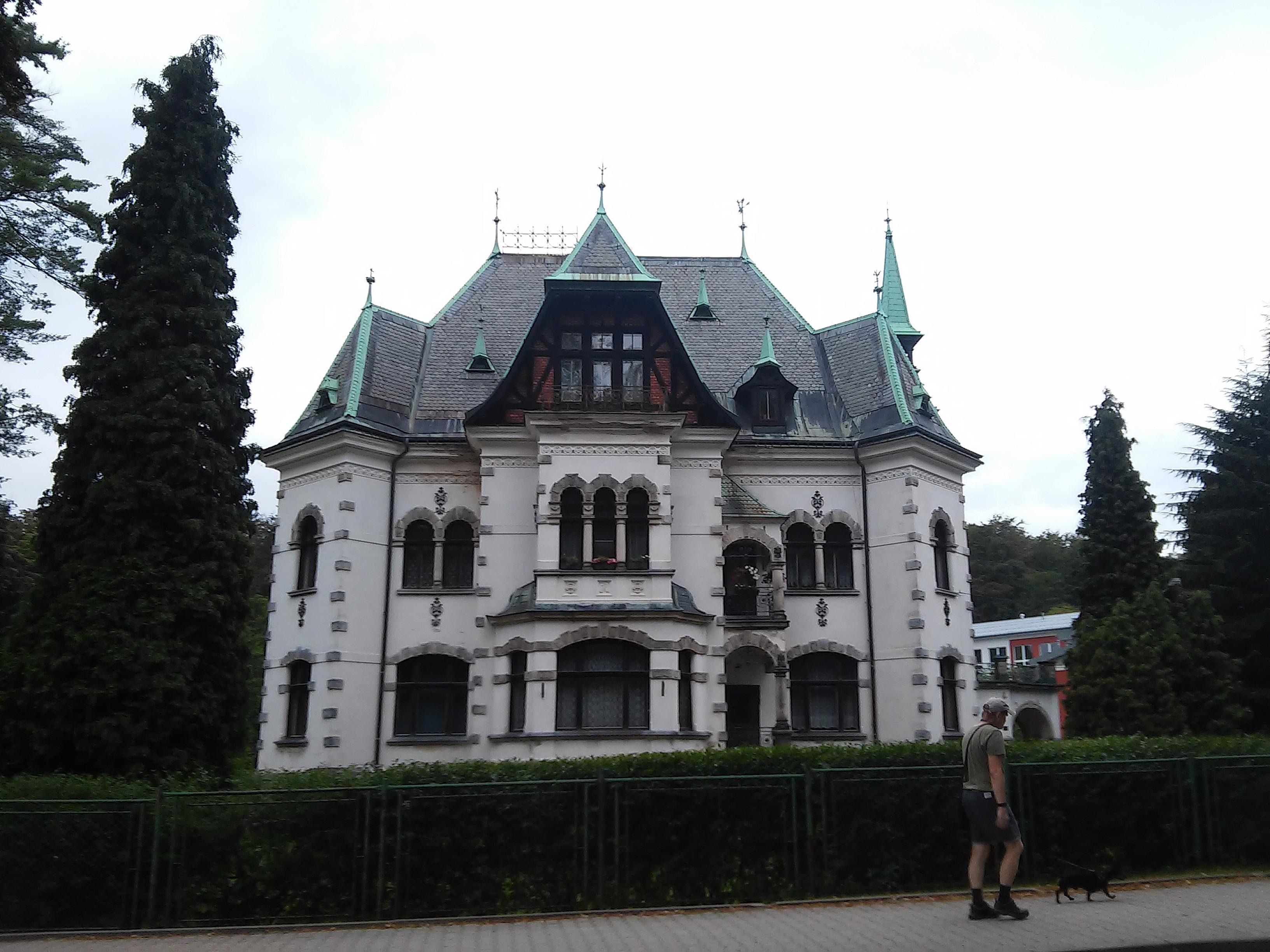 Městská knihovna v Desné foto 2