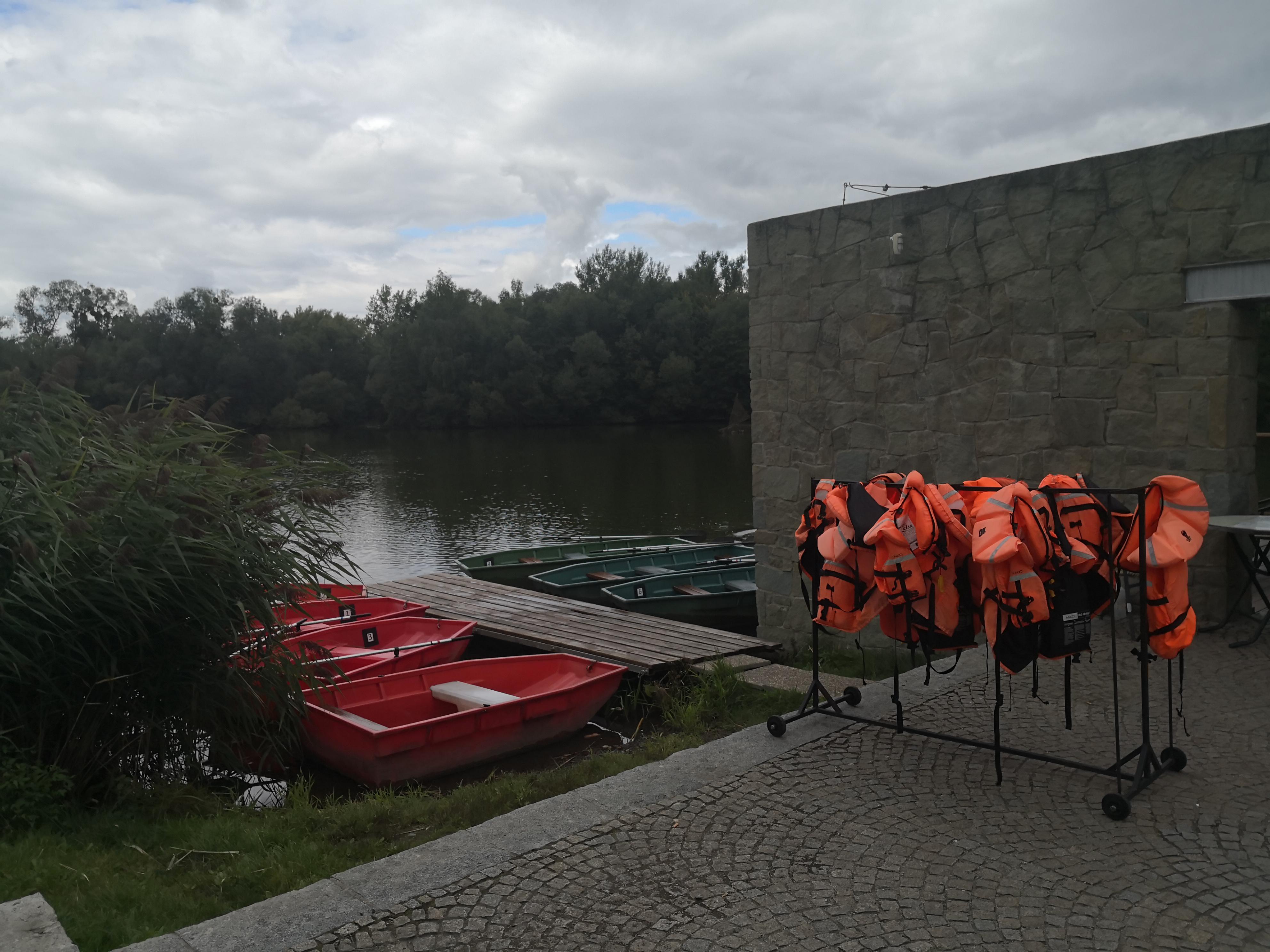 Půjčovna lodiček Dokořán foto 1