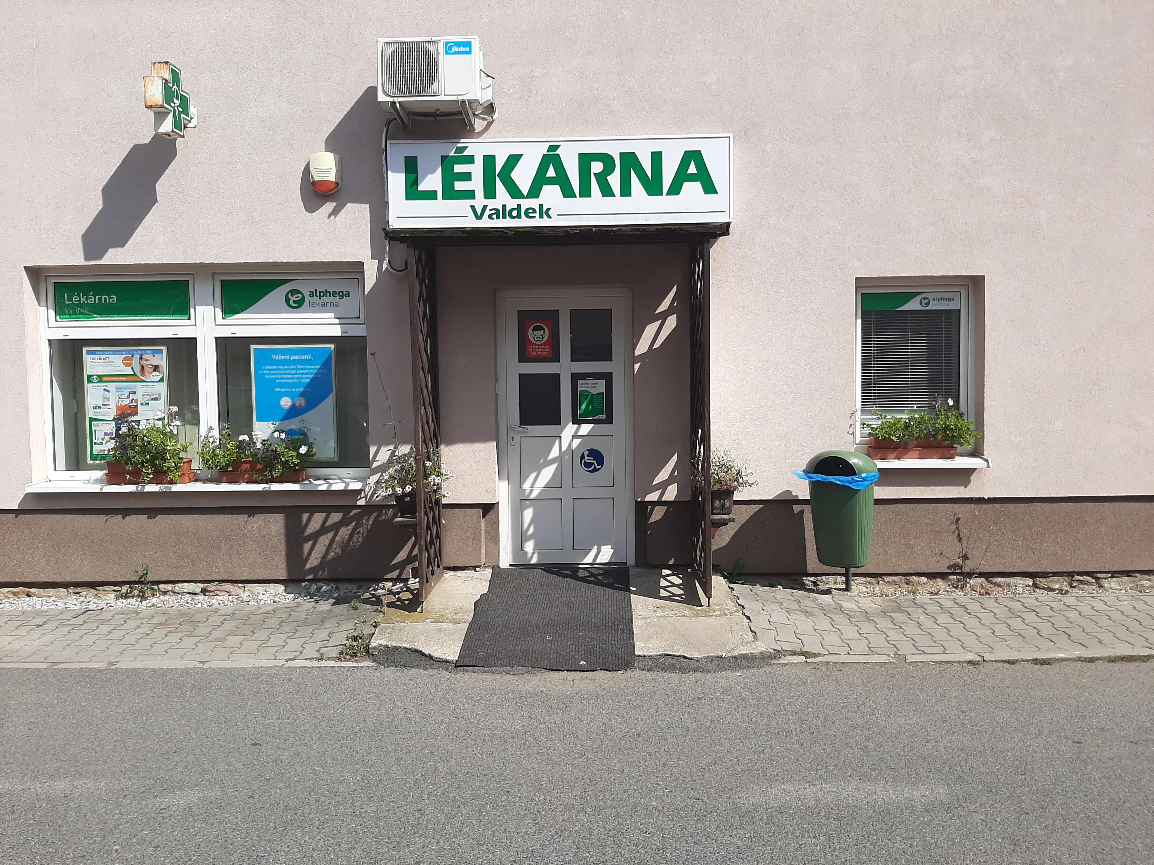 FARMCARE s.r.o. - Lékárna Valdek foto 2