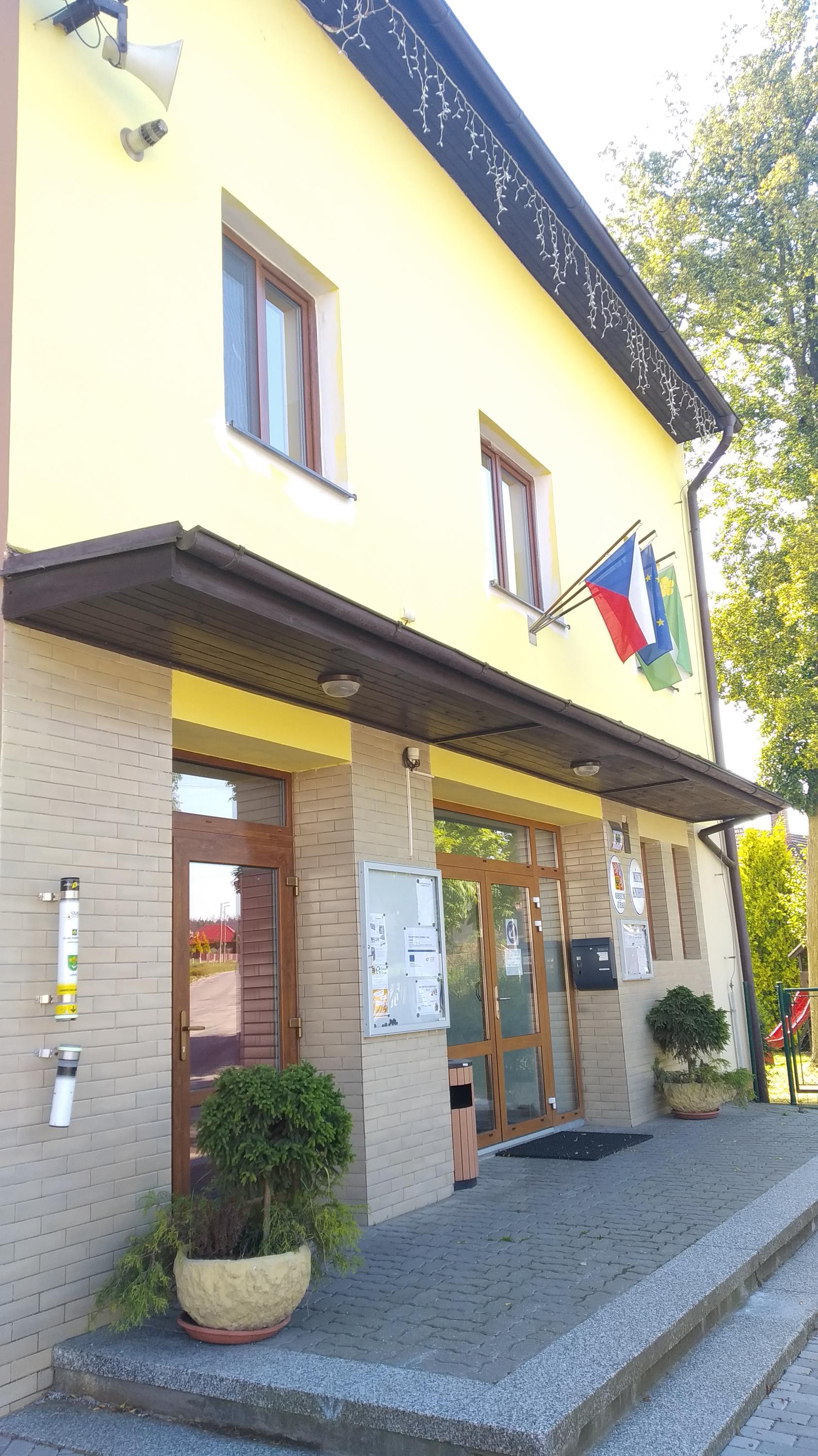Lučice - obecní úřad foto 3